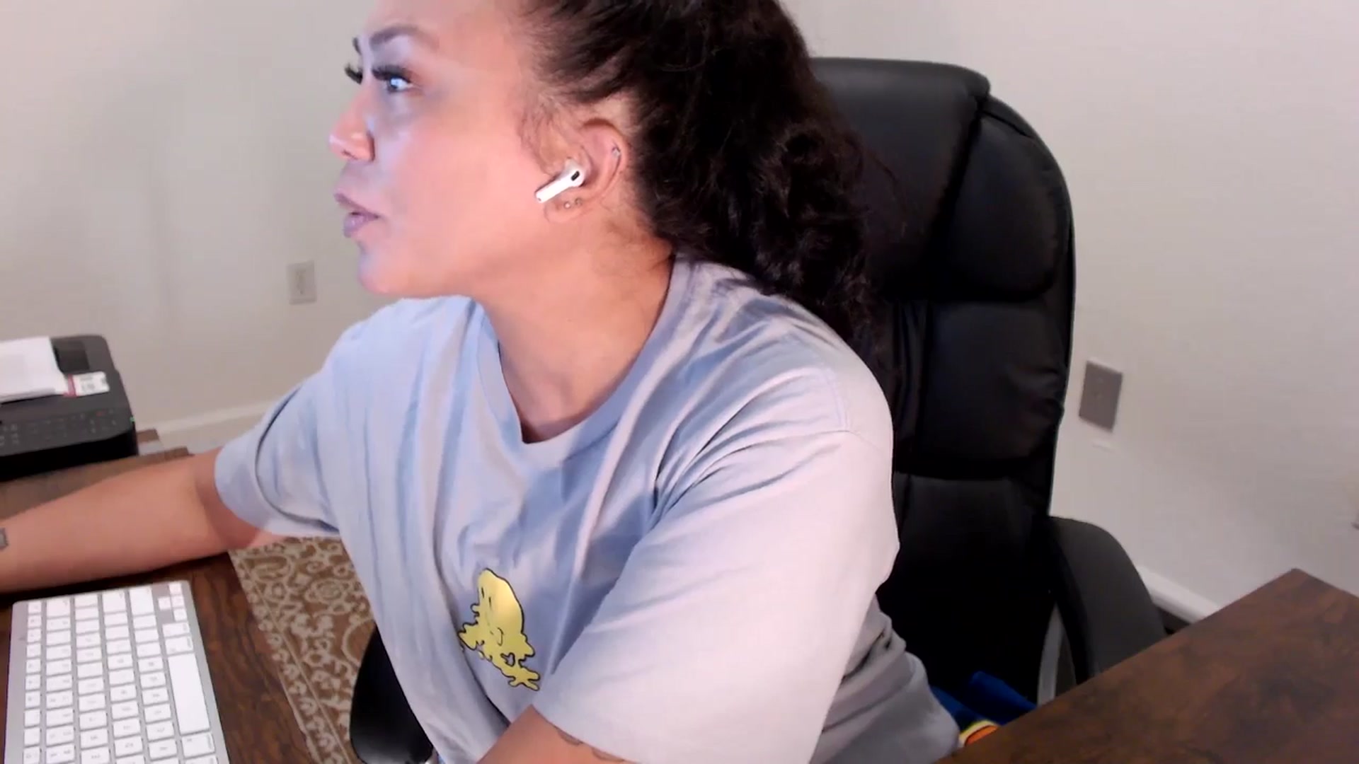 Gallery image thumbnail from MickaylaStar's myfreecams stream on, 08/20/2025, 13:49 image 10 of 20
