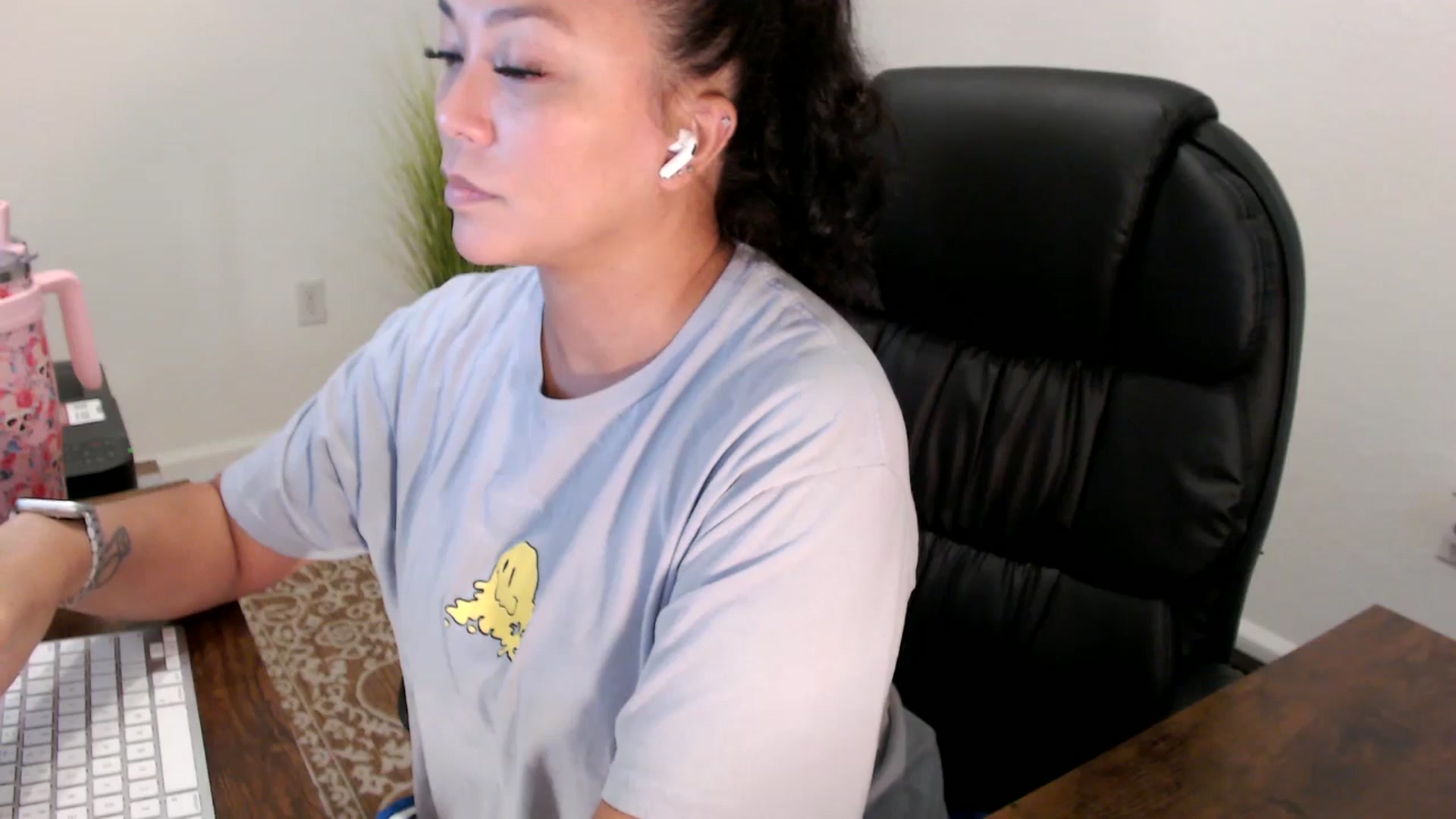 Gallery image thumbnail from MickaylaStar's myfreecams stream on, 08/20/2025, 15:03 image 19 of 20
