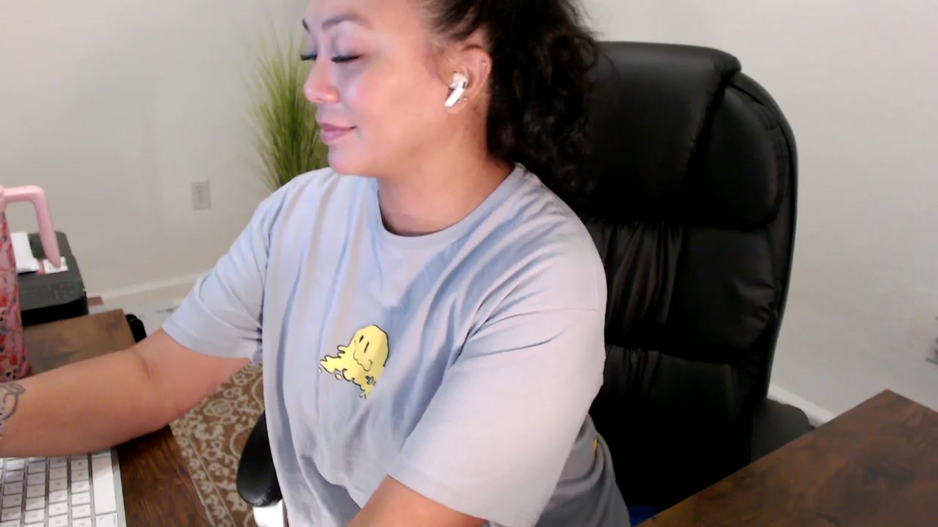 Gallery image thumbnail from MickaylaStar's myfreecams stream on, 08/20/2025, 15:03 image 3 of 20