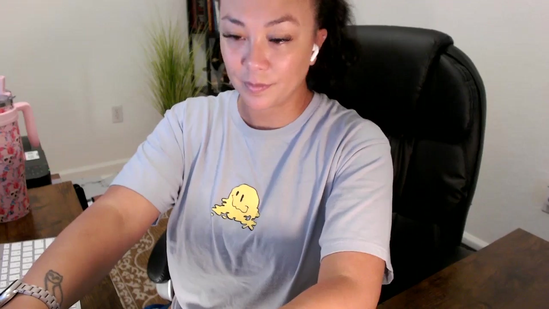 Gallery image thumbnail from MickaylaStar's myfreecams stream on, 08/20/2025, 15:03 image 10 of 20
