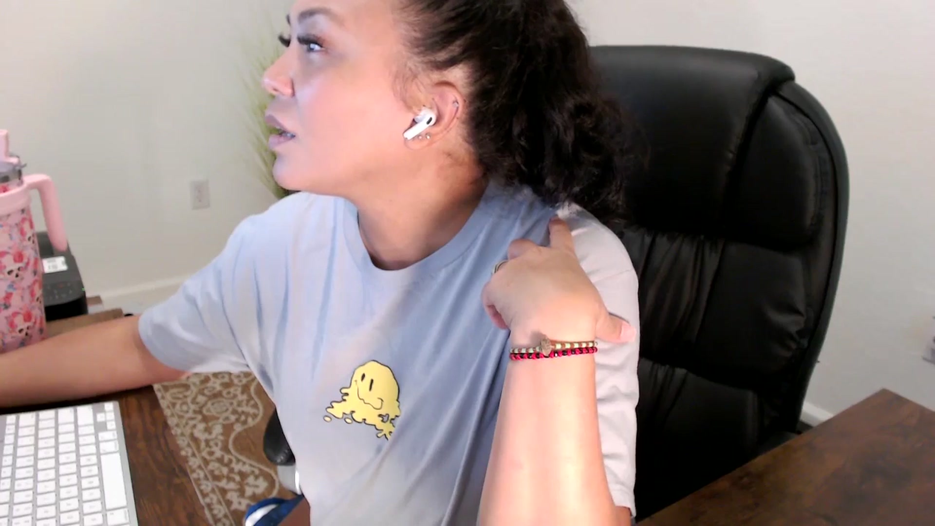 Gallery image thumbnail from MickaylaStar's myfreecams stream on, 08/20/2025, 15:03 image 17 of 20