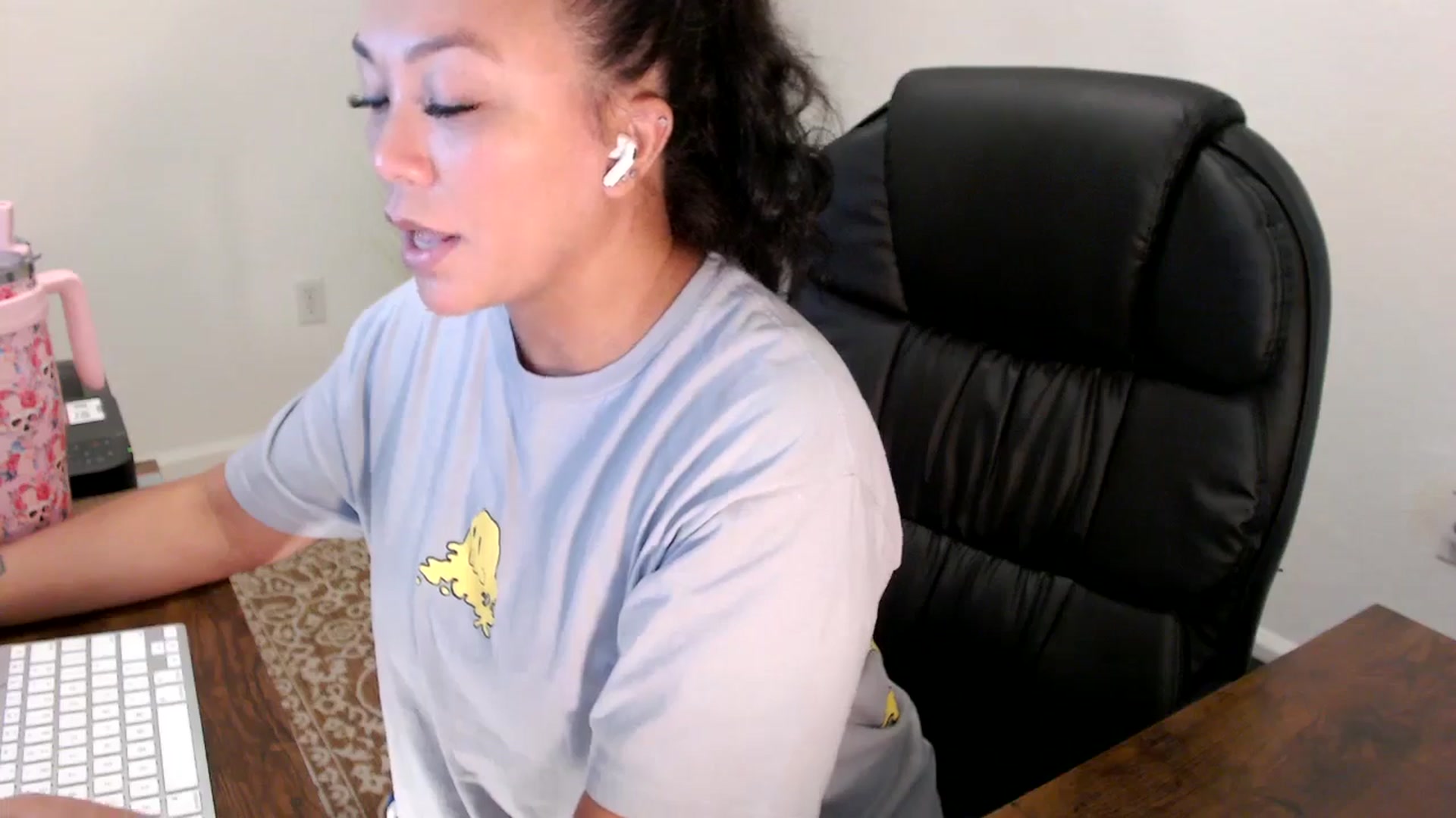 Gallery image thumbnail from MickaylaStar's myfreecams stream on, 08/20/2025, 15:03 image 11 of 20