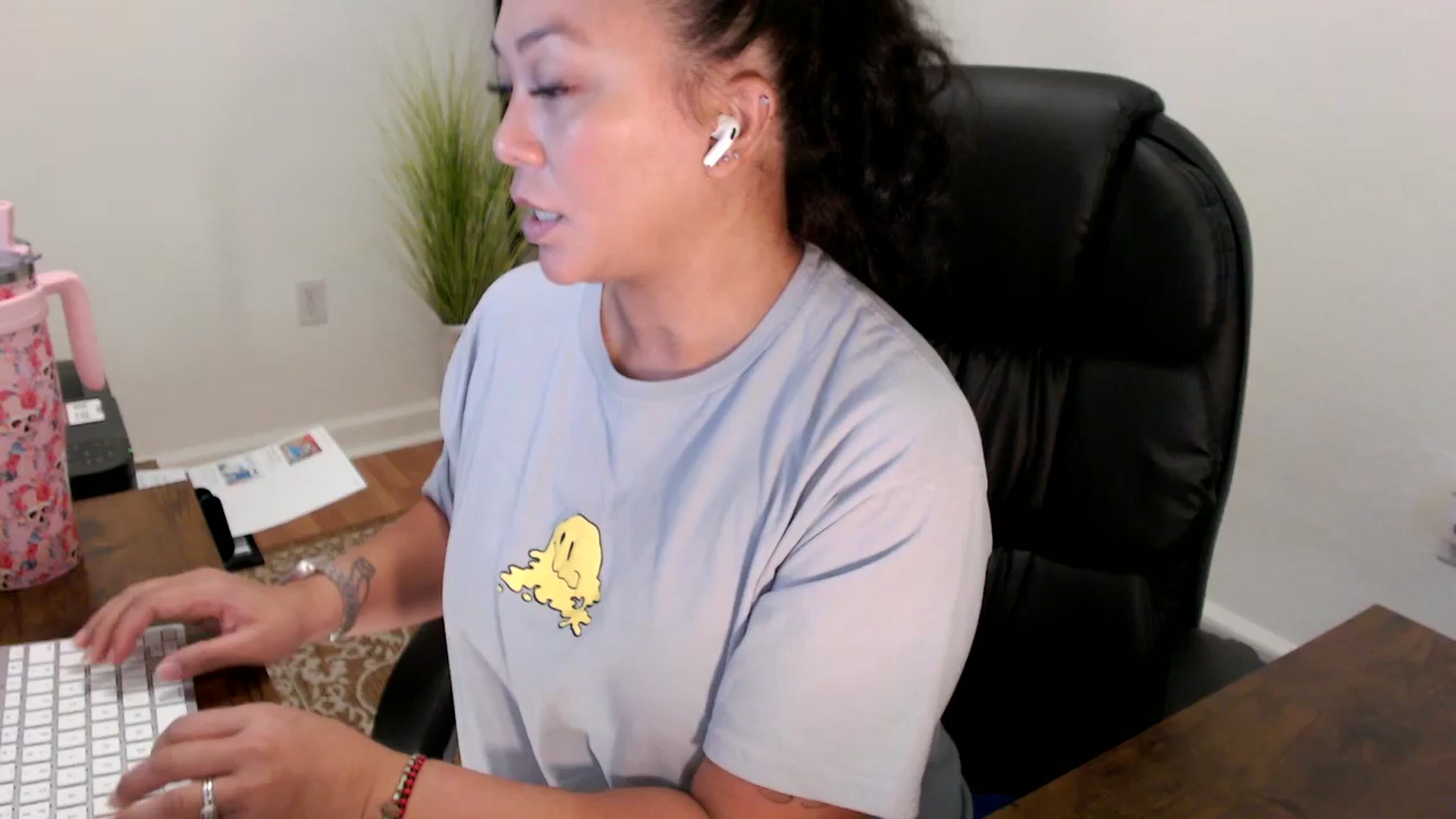 Gallery image thumbnail from MickaylaStar's myfreecams stream on, 08/20/2025, 15:03 image 18 of 20