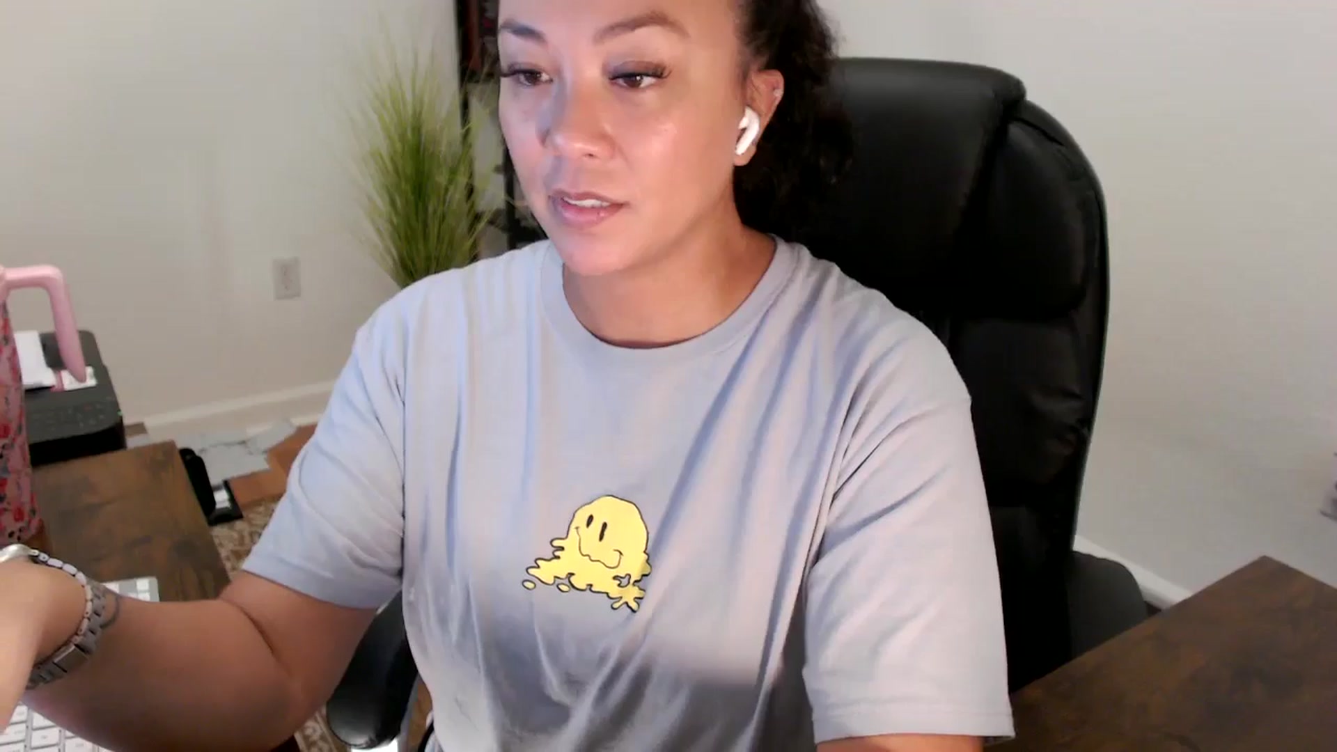Gallery image thumbnail from MickaylaStar's myfreecams stream on, 08/20/2025, 15:03 image 7 of 20