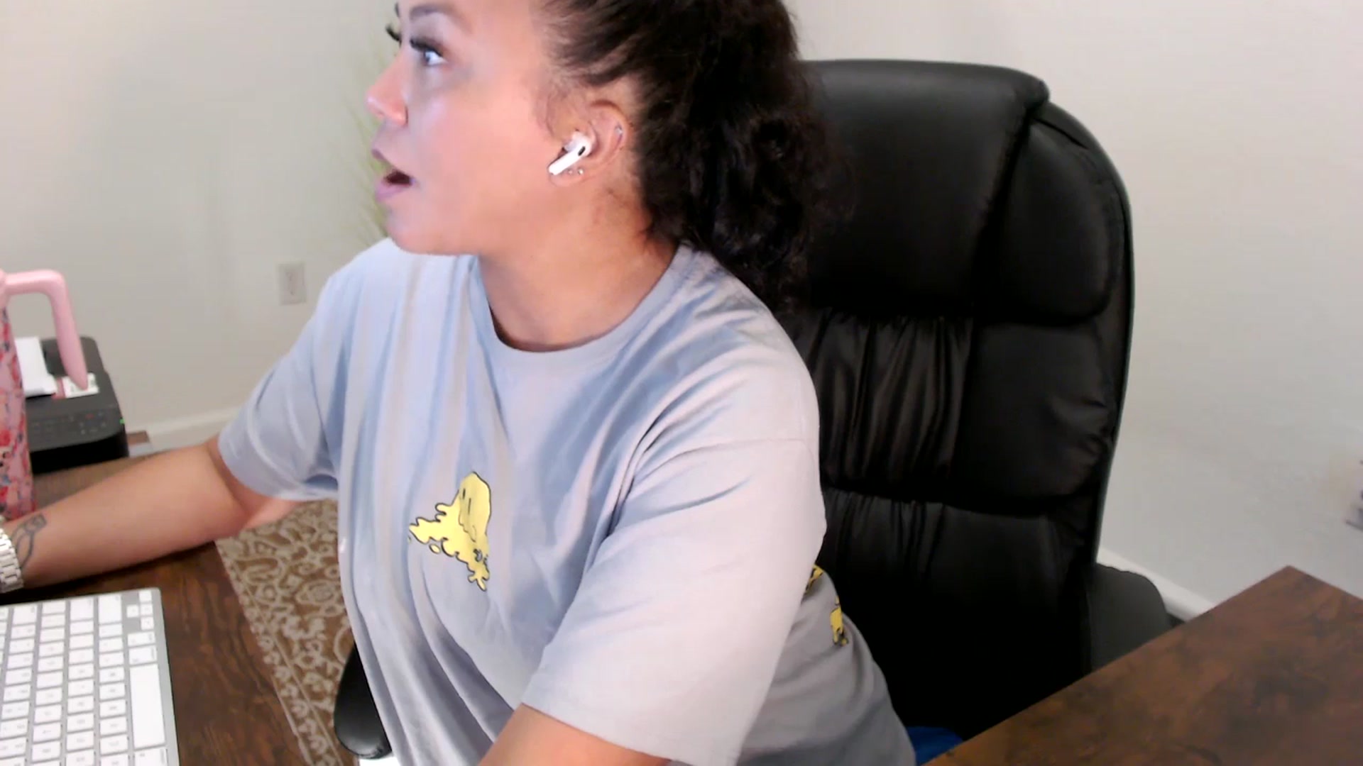 Gallery image thumbnail from MickaylaStar's myfreecams stream on, 08/20/2025, 15:03 image 6 of 20
