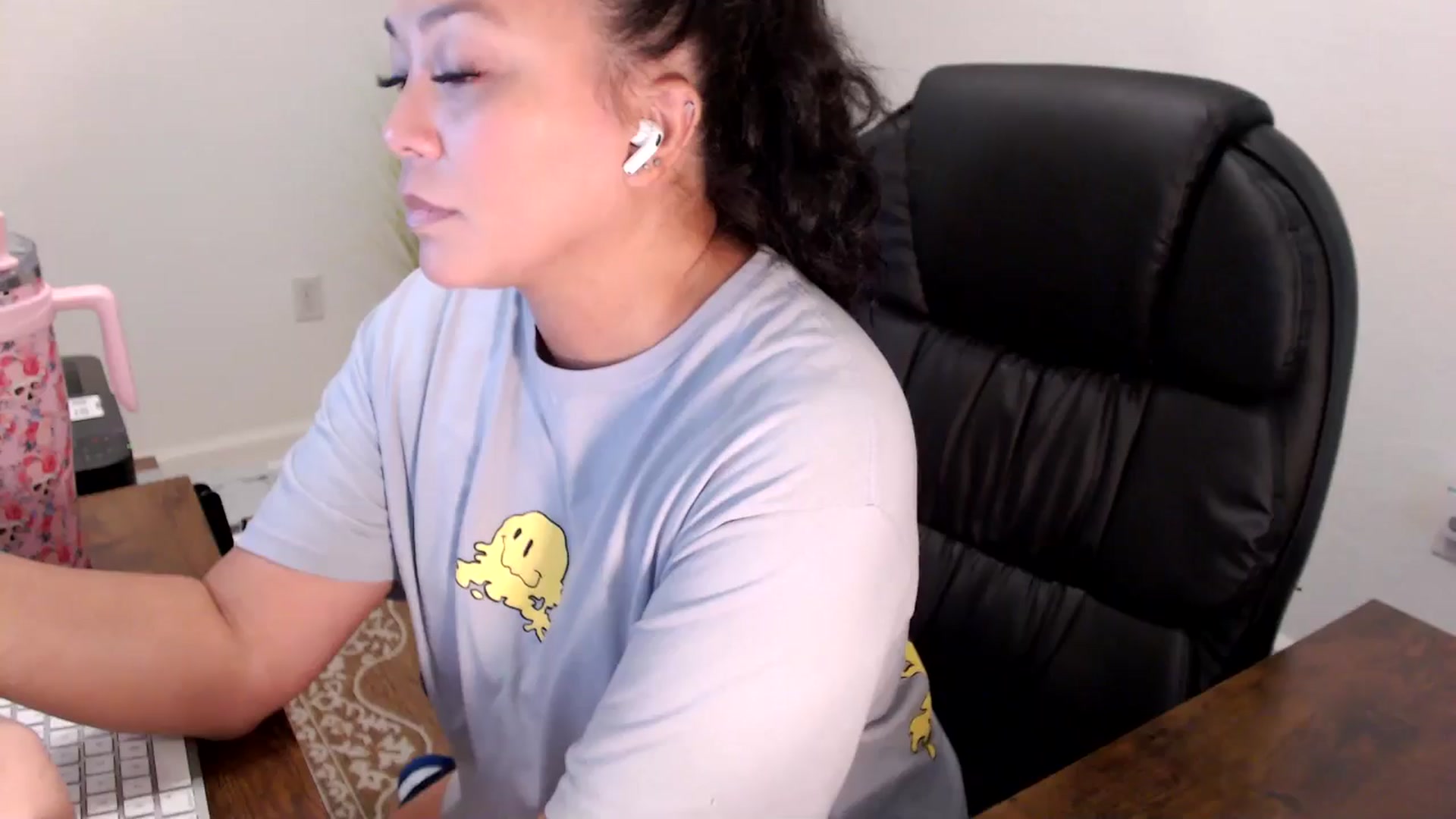 Gallery image thumbnail from MickaylaStar's myfreecams stream on, 08/20/2025, 15:36 image 1 of 20