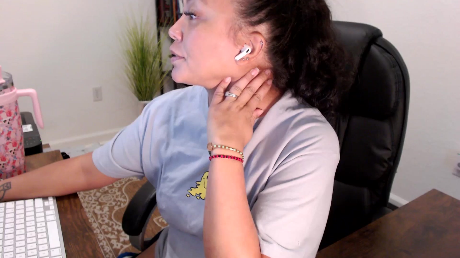 Gallery image thumbnail from MickaylaStar's myfreecams stream on, 08/20/2025, 15:36 image 6 of 20