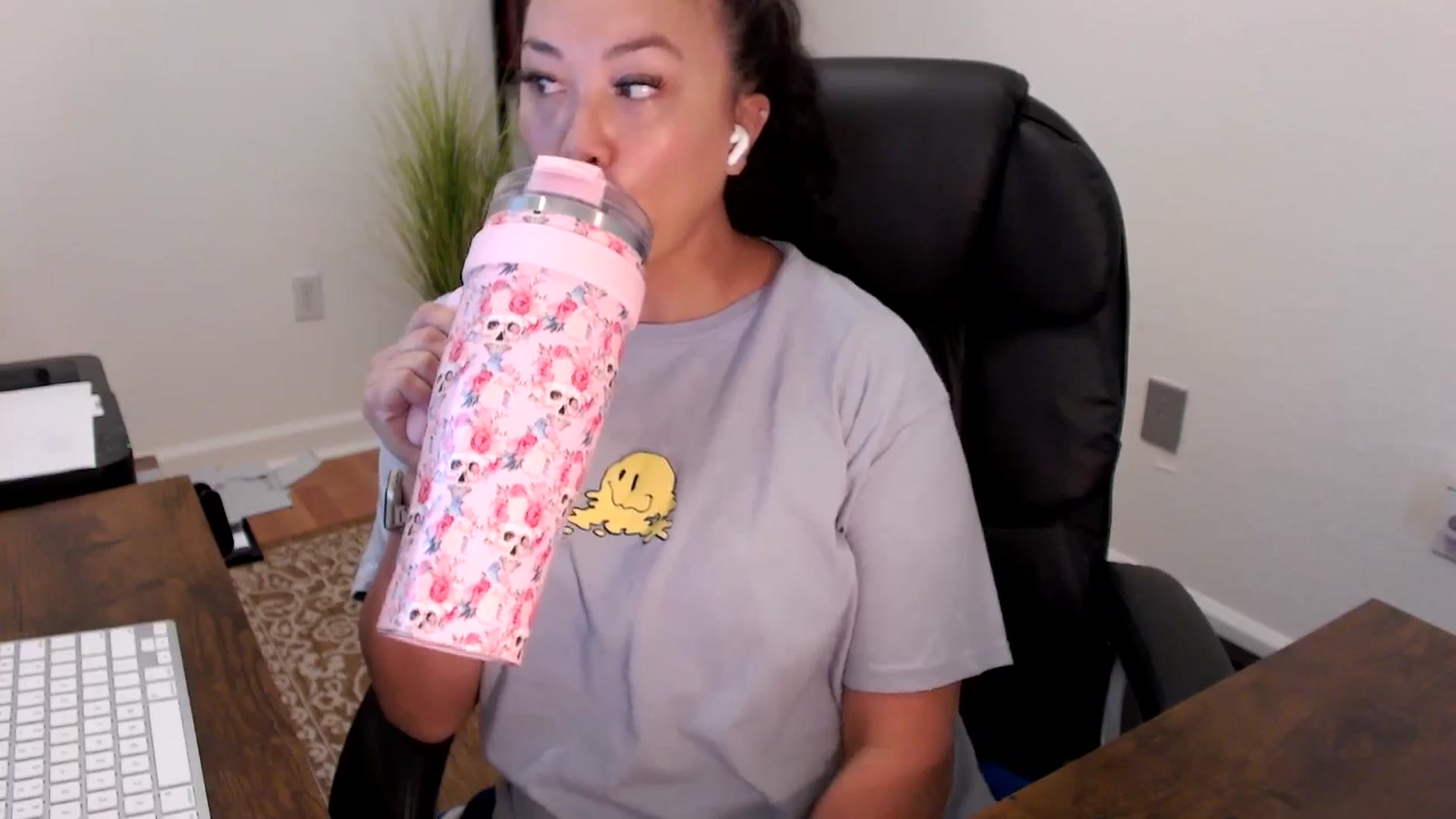 Gallery image thumbnail from MickaylaStar's myfreecams stream on, 08/20/2025, 15:36 image 7 of 20