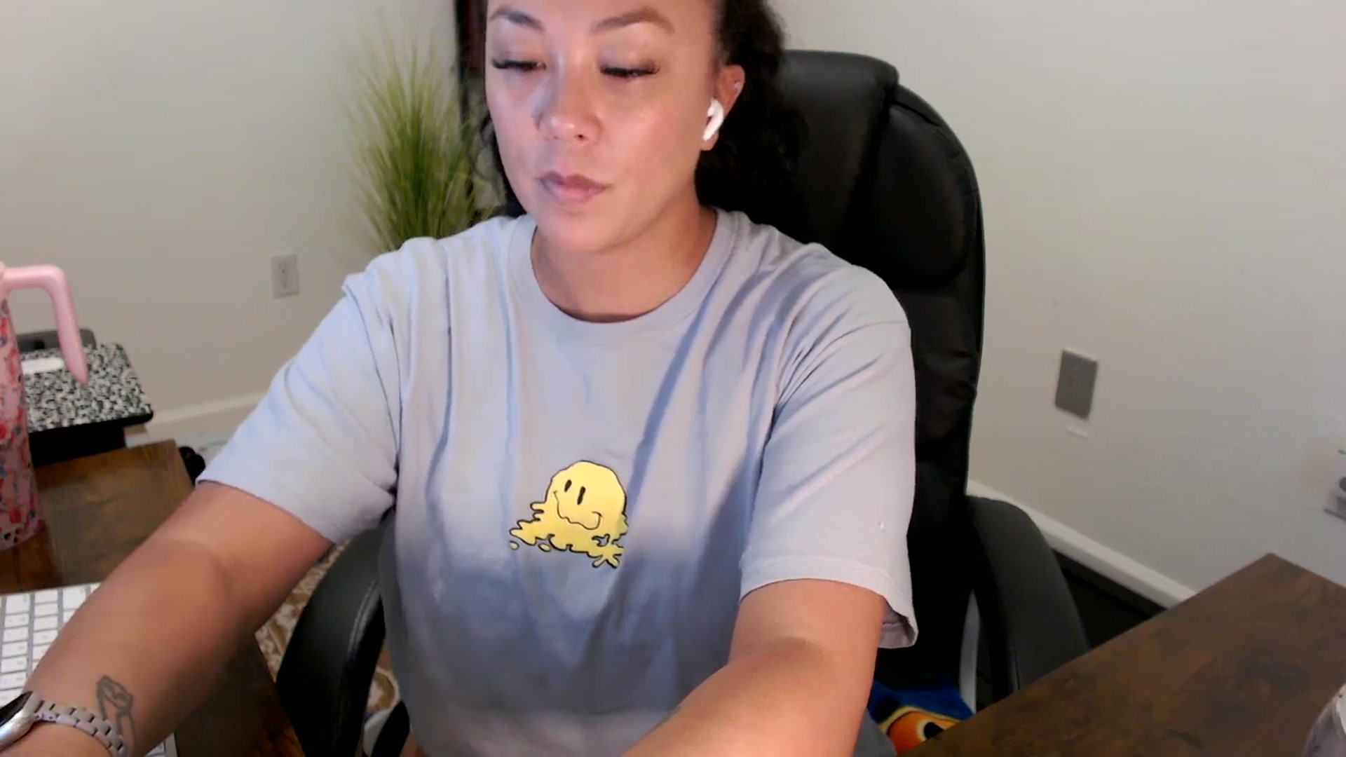 Gallery image thumbnail from MickaylaStar's myfreecams stream on, 08/20/2025, 15:50 image 16 of 20