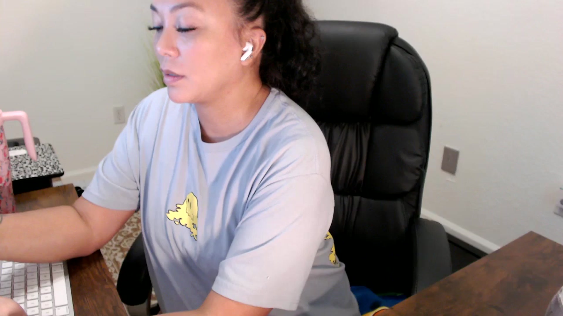 Gallery image thumbnail from MickaylaStar's myfreecams stream on, 08/20/2025, 15:50 image 19 of 20