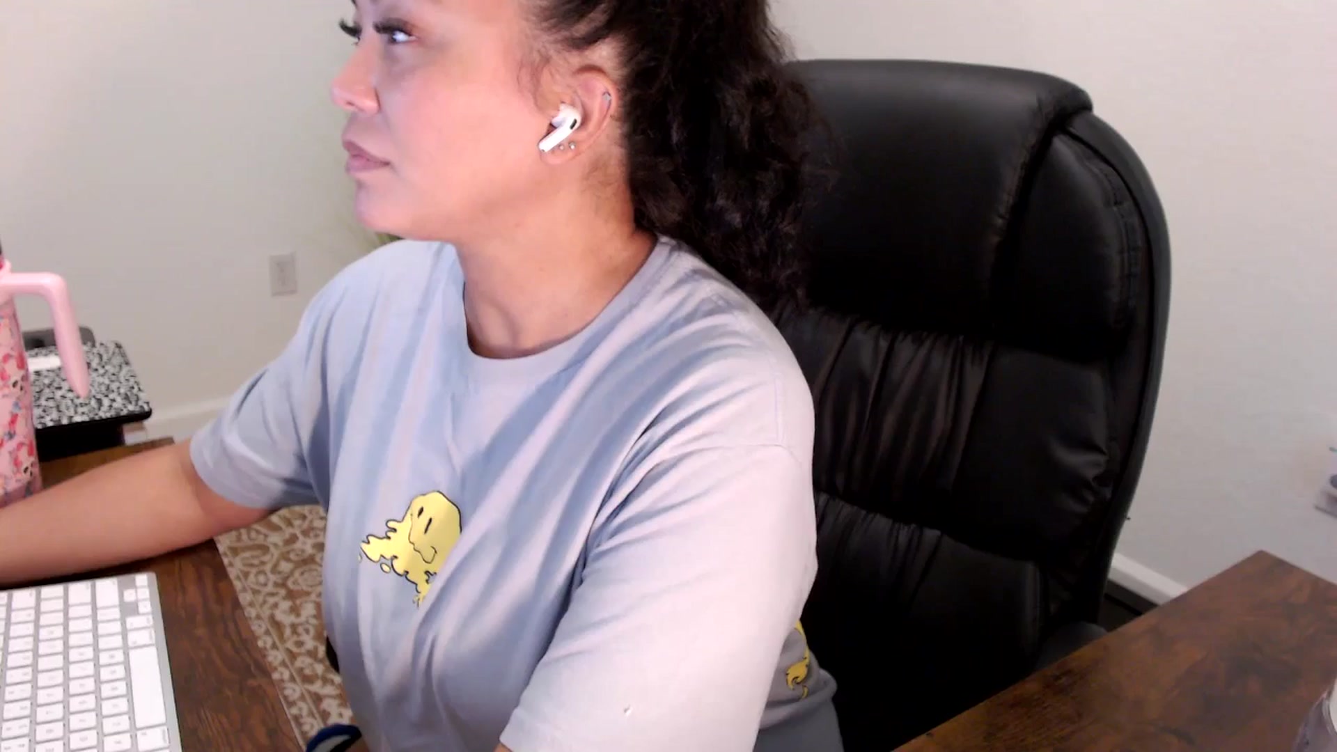Gallery image thumbnail from MickaylaStar's myfreecams stream on, 08/20/2025, 15:50 image 10 of 20