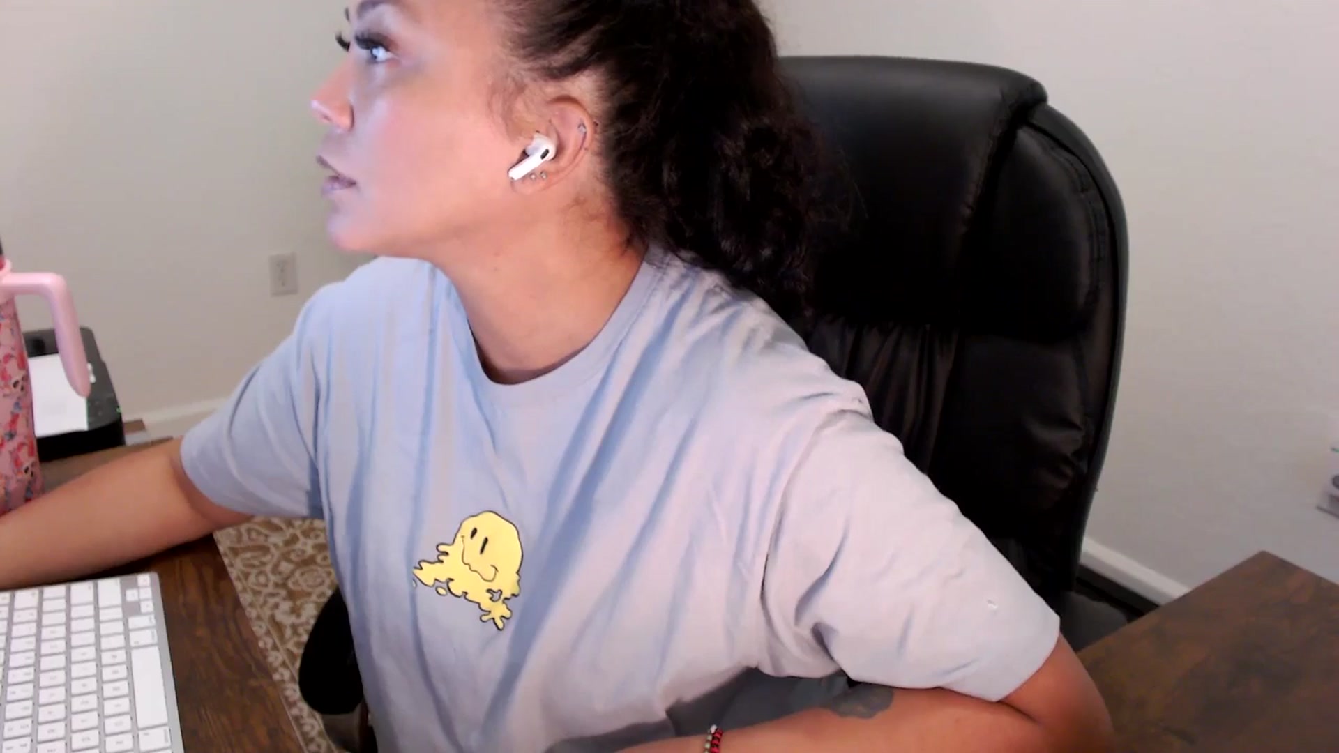 Gallery image thumbnail from MickaylaStar's myfreecams stream on, 08/20/2025, 15:50 image 5 of 20