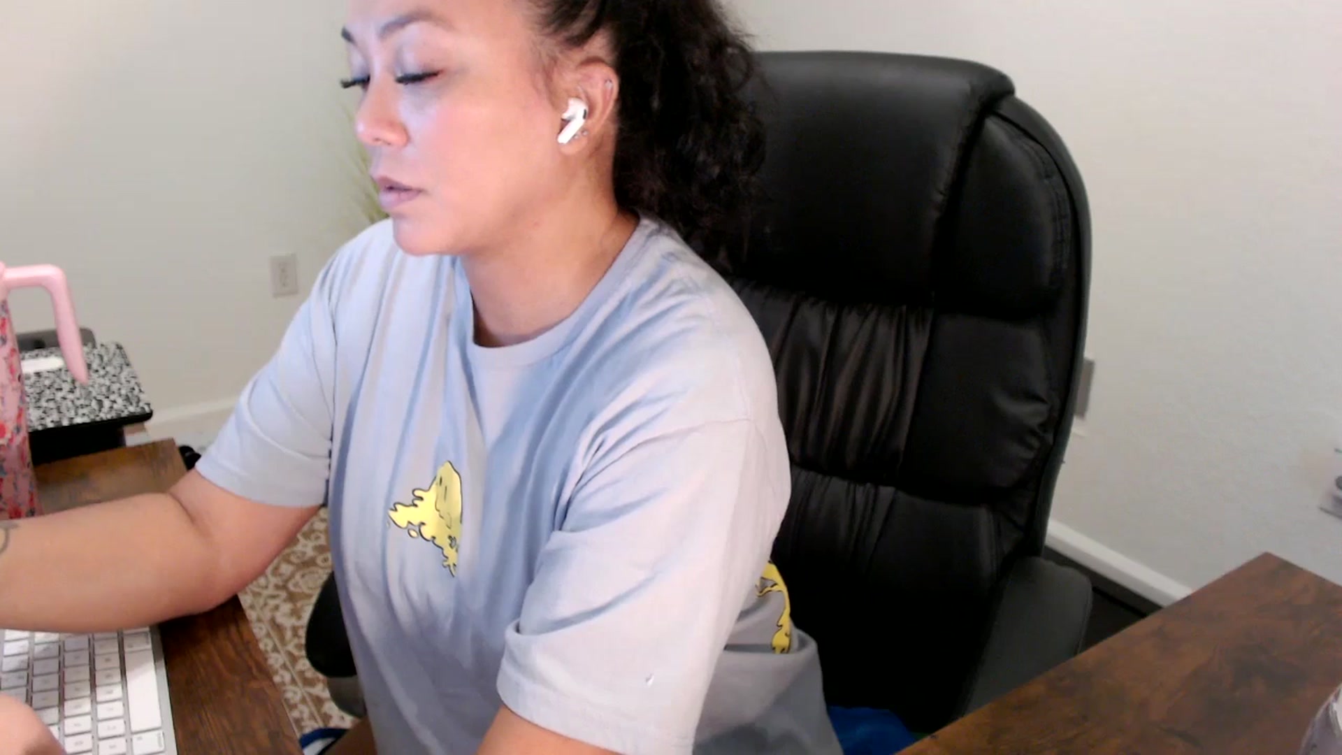 Gallery image thumbnail from MickaylaStar's myfreecams stream on, 08/20/2025, 15:50 image 20 of 20