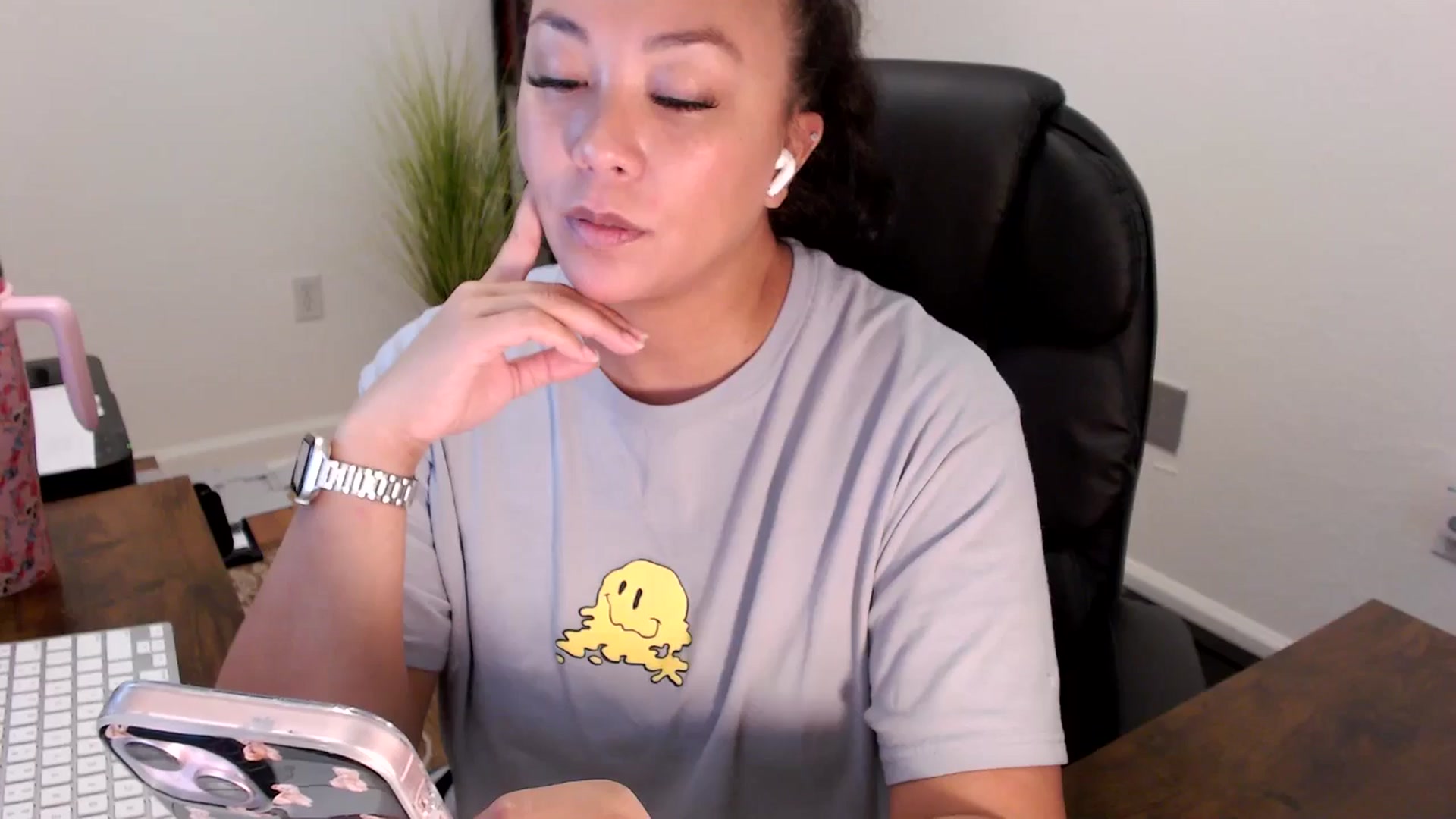 Gallery image thumbnail from MickaylaStar's myfreecams stream on, 08/20/2025, 15:50 image 4 of 20