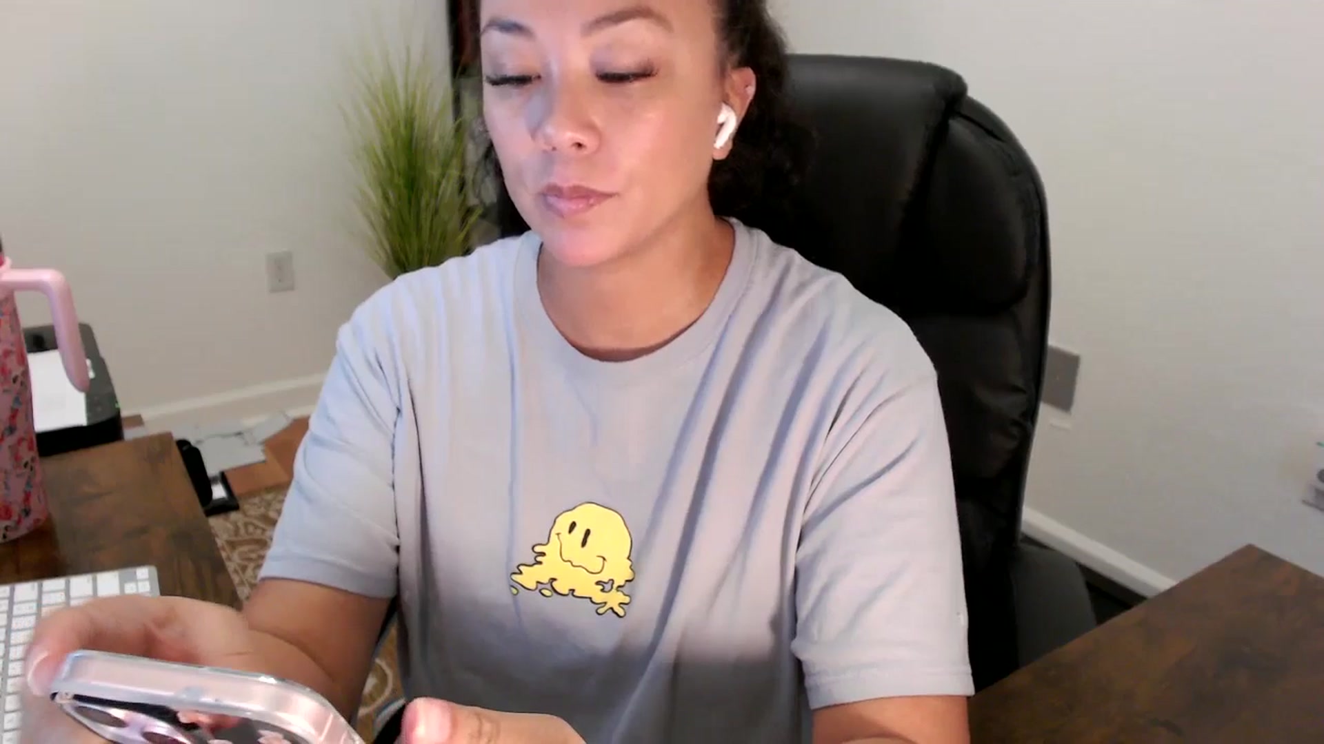 Gallery image thumbnail from MickaylaStar's myfreecams stream on, 08/20/2025, 15:50 image 3 of 20
