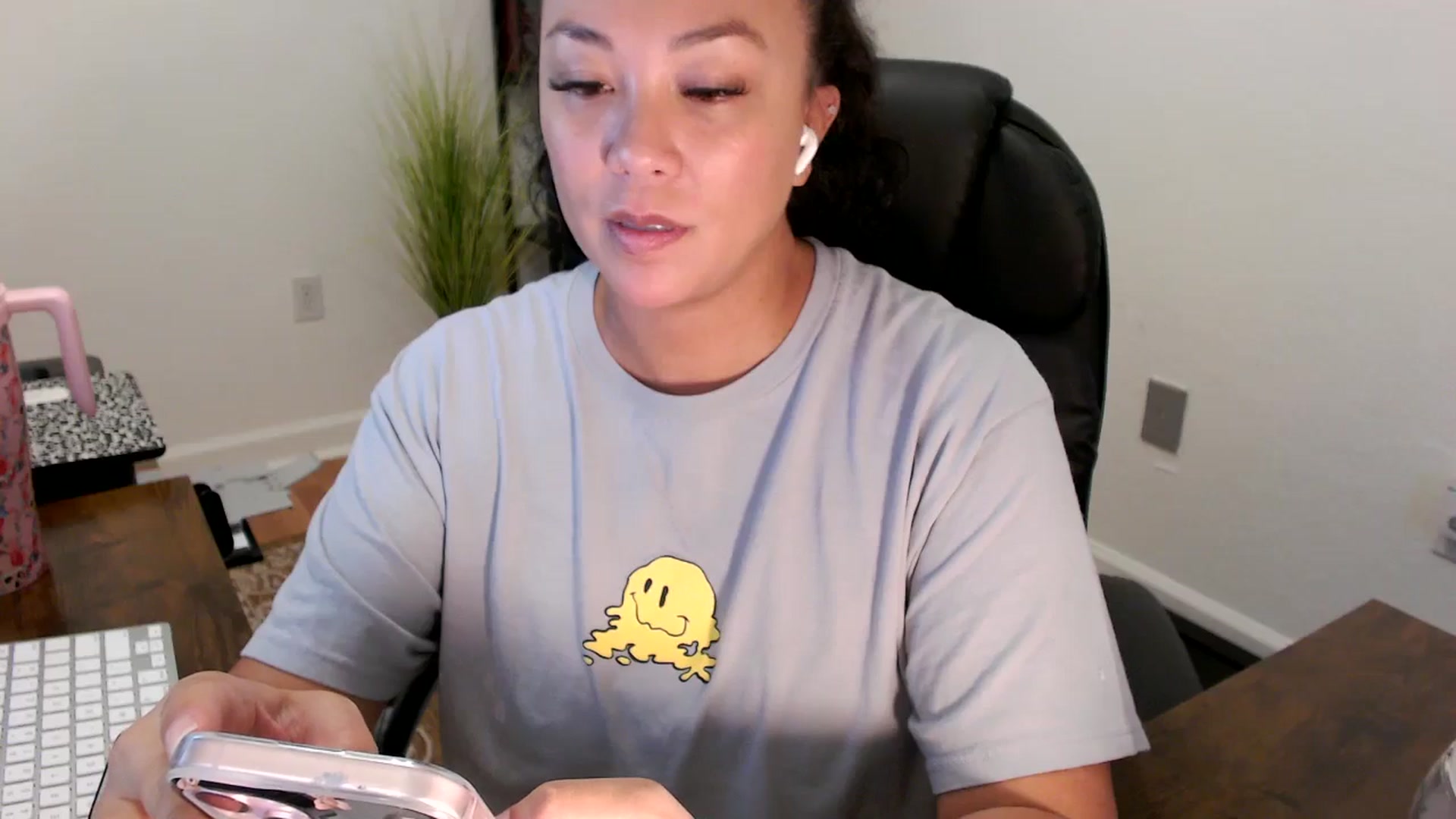 Gallery image thumbnail from MickaylaStar's myfreecams stream on, 08/20/2025, 15:50 image 13 of 20