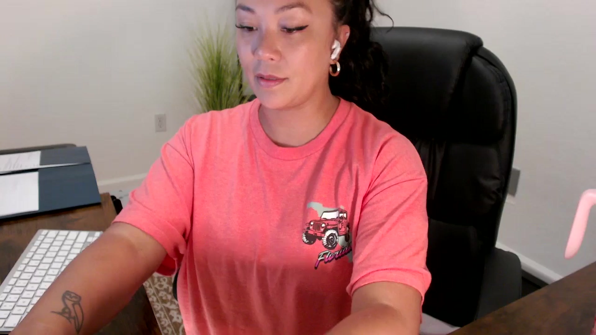 Gallery image thumbnail from MickaylaStar's myfreecams stream on, 08/28/2025, 15:29 image 2 of 20