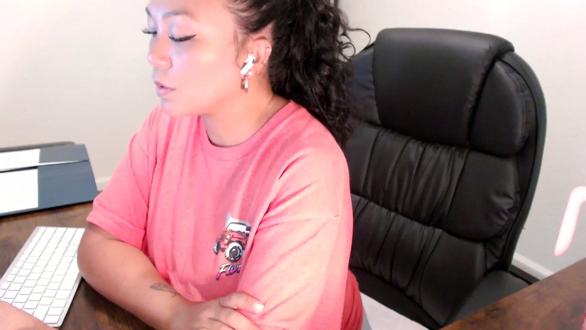 Gallery image thumbnail from MickaylaStar's myfreecams stream on, 08/28/2025, 15:29 image 11 of 20