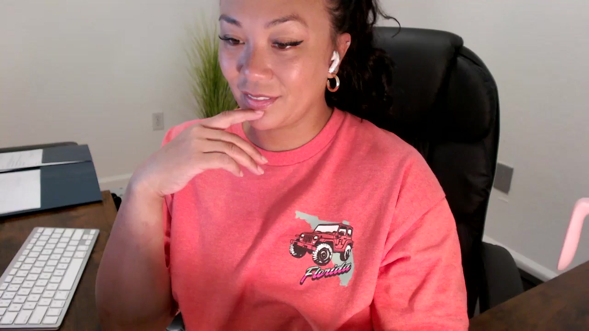 Gallery image thumbnail from MickaylaStar's myfreecams stream on, 08/28/2025, 15:43 image 5 of 20