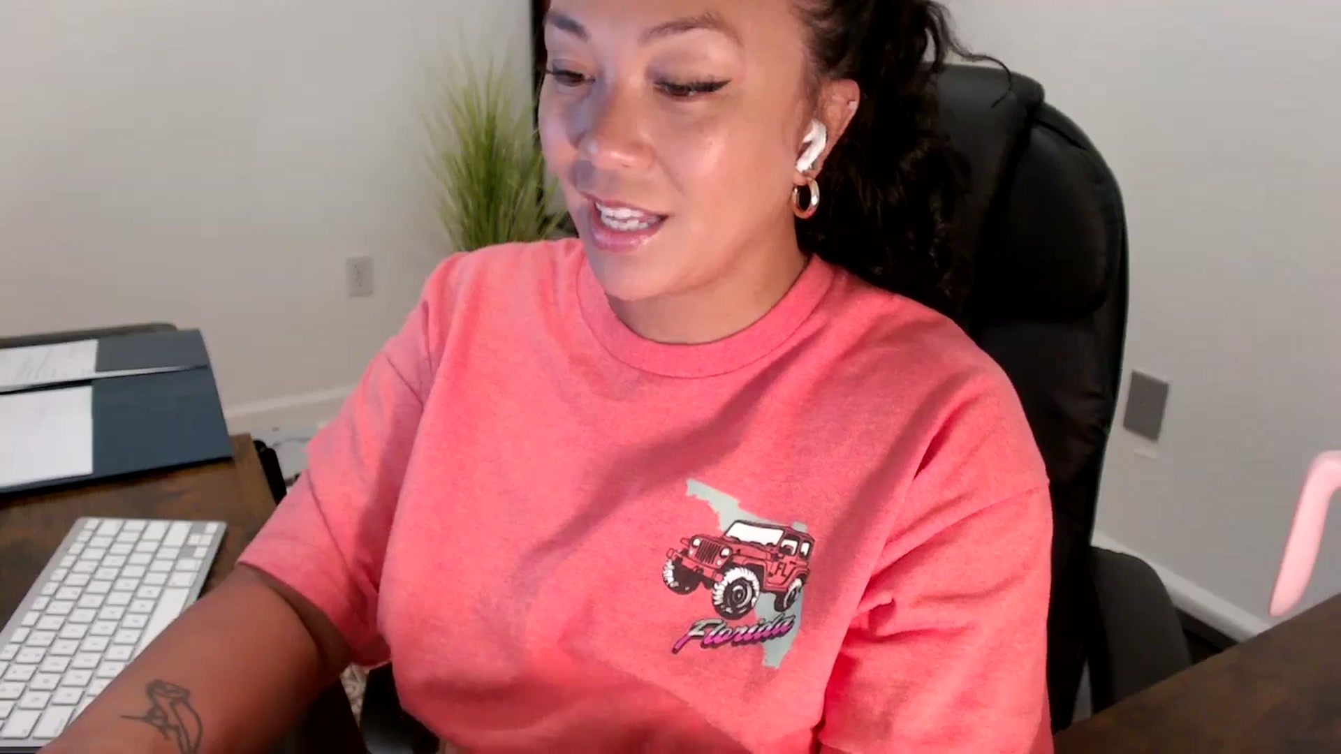 Gallery image thumbnail from MickaylaStar's myfreecams stream on, 08/28/2025, 15:43 image 4 of 20