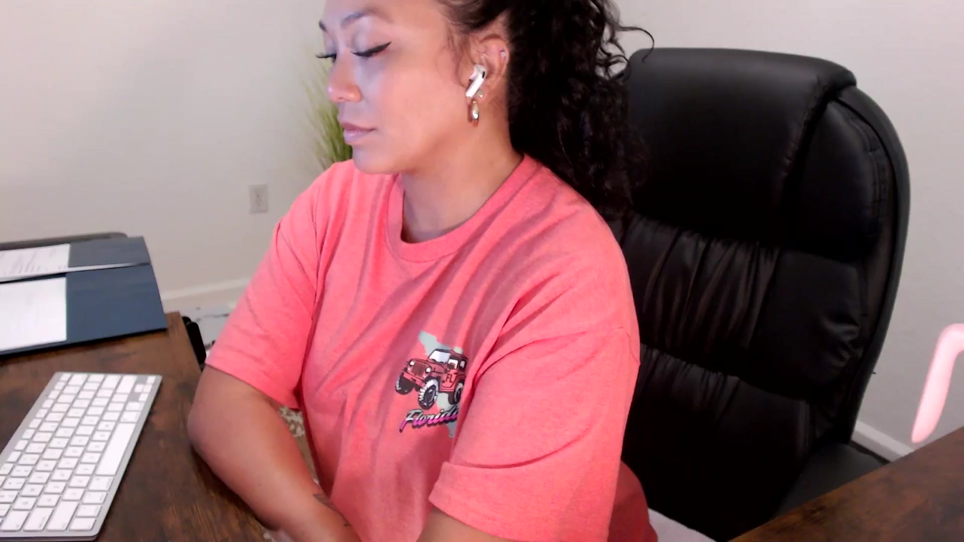 Gallery image thumbnail from MickaylaStar's myfreecams stream on, 08/28/2025, 15:43 image 14 of 20