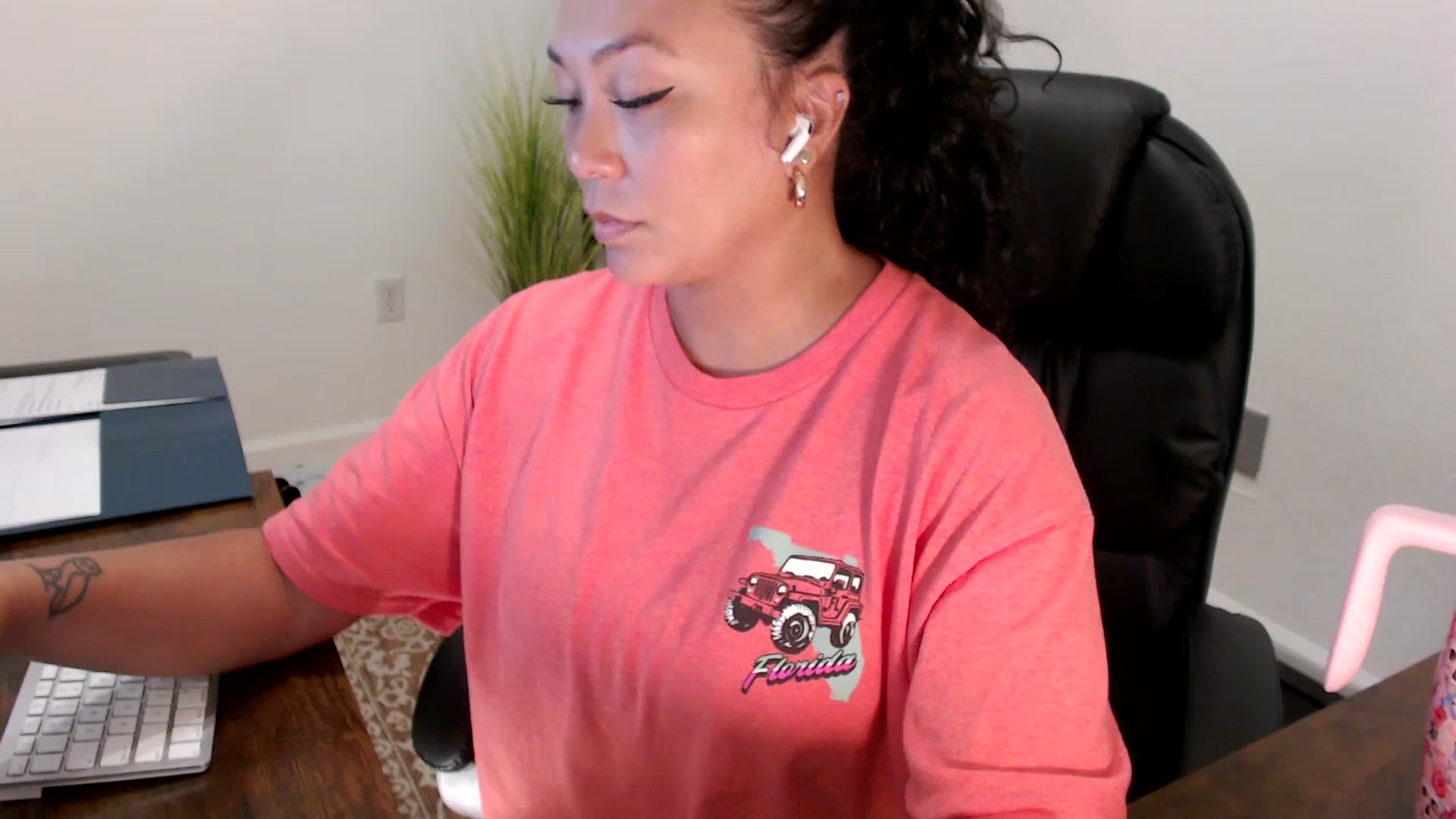 Gallery image thumbnail from MickaylaStar's myfreecams stream on, 08/28/2025, 16:20 image 14 of 20