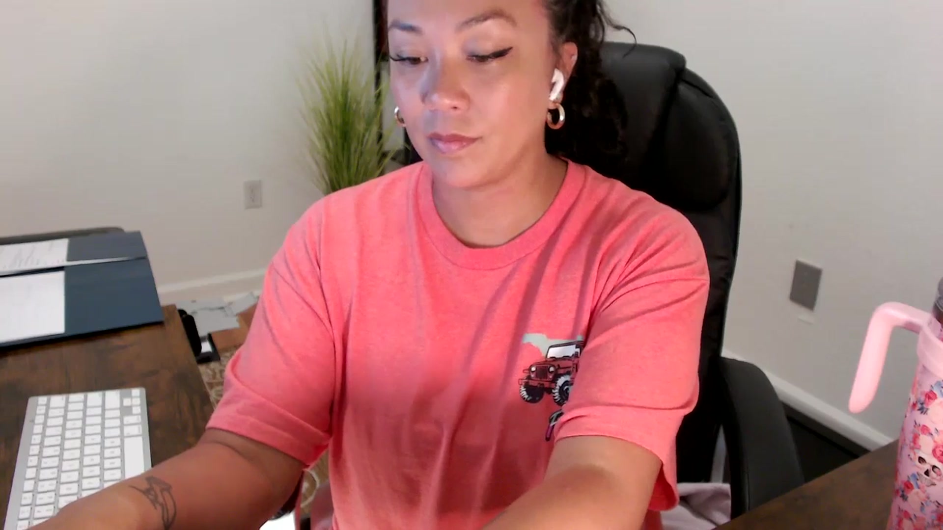 Gallery image thumbnail from MickaylaStar's myfreecams stream on, 08/28/2025, 16:46 image 18 of 20