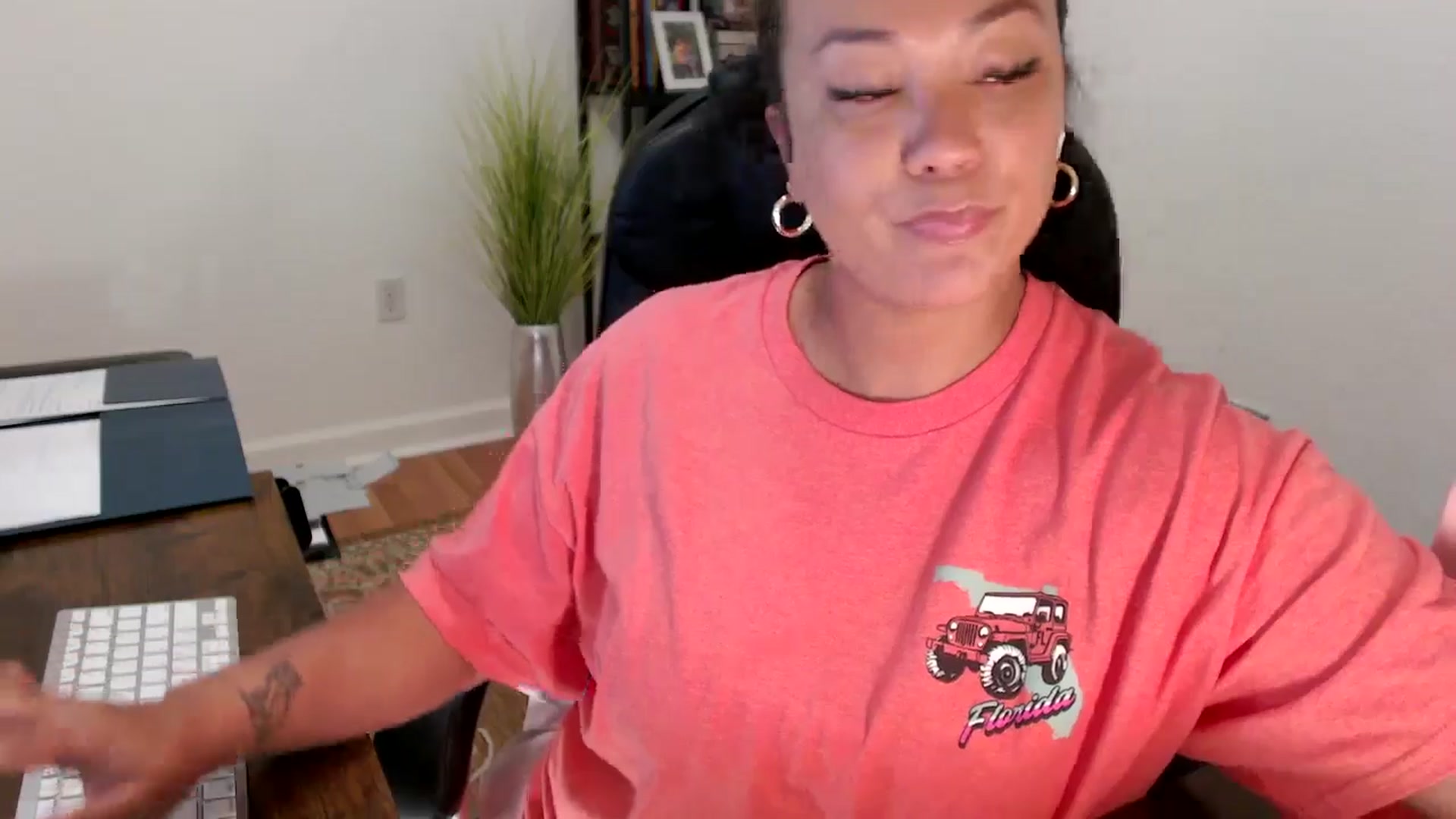 Gallery image thumbnail from MickaylaStar's myfreecams stream on, 08/28/2025, 16:46 image 6 of 20