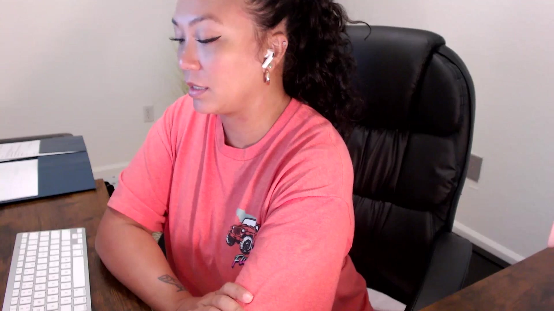 Gallery image thumbnail from MickaylaStar's myfreecams stream on, 08/28/2025, 16:46 image 17 of 20