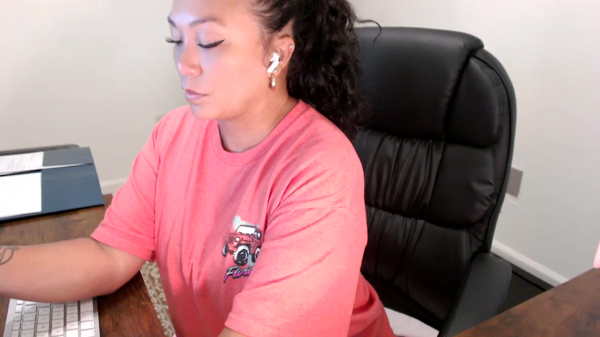 Gallery image thumbnail from MickaylaStar's myfreecams stream on, 08/28/2025, 16:46 image 10 of 20