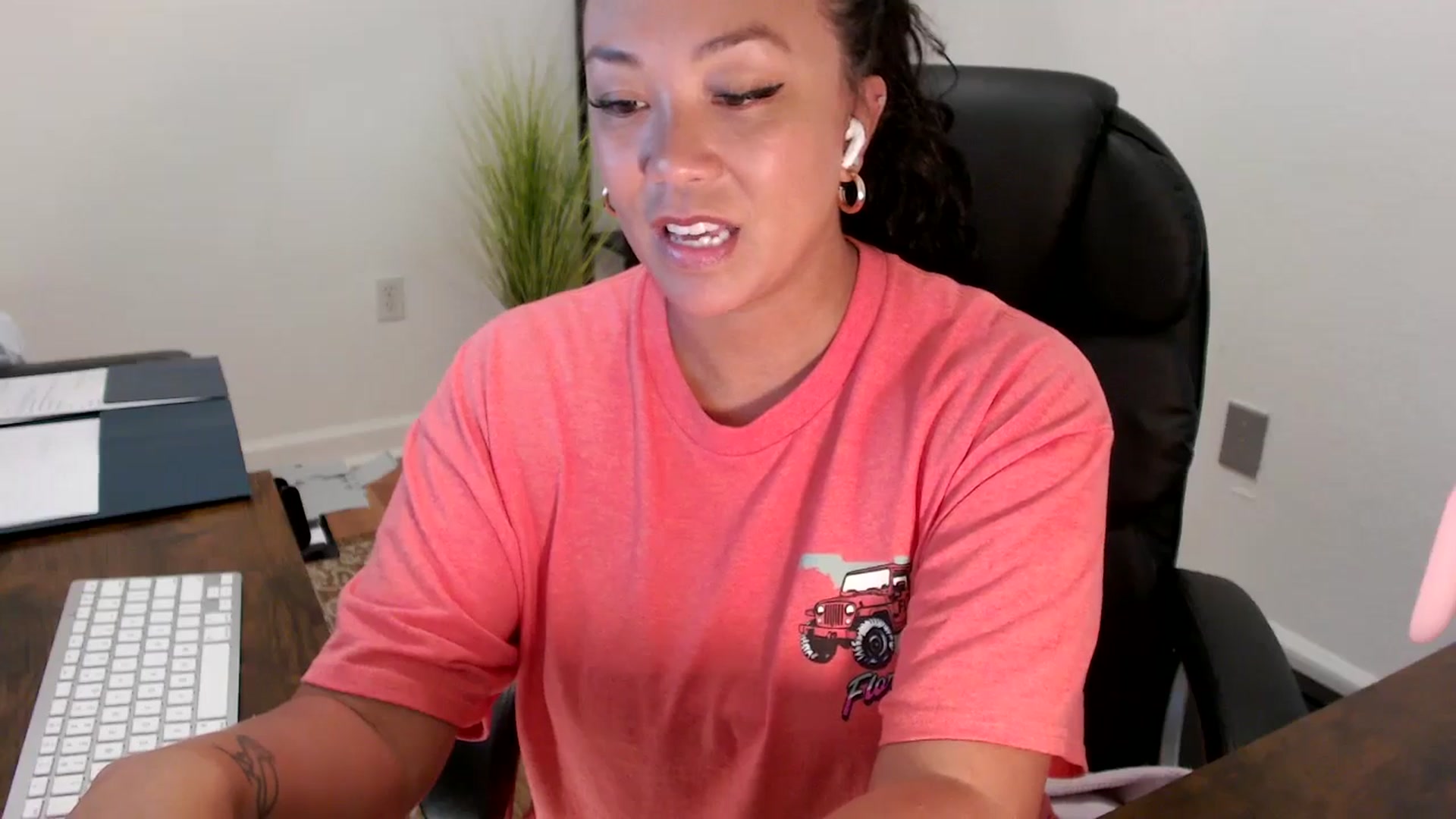 Gallery image thumbnail from MickaylaStar's myfreecams stream on, 08/28/2025, 17:34 image 10 of 20