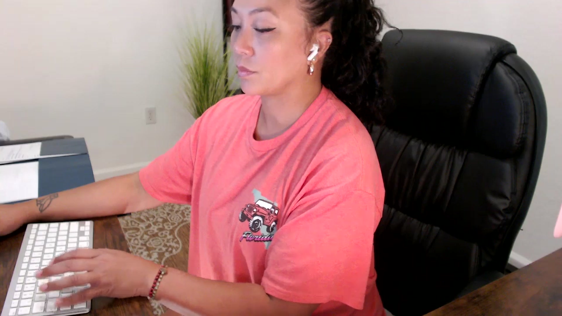 Gallery image thumbnail from MickaylaStar's myfreecams stream on, 08/28/2025, 17:34 image 17 of 20