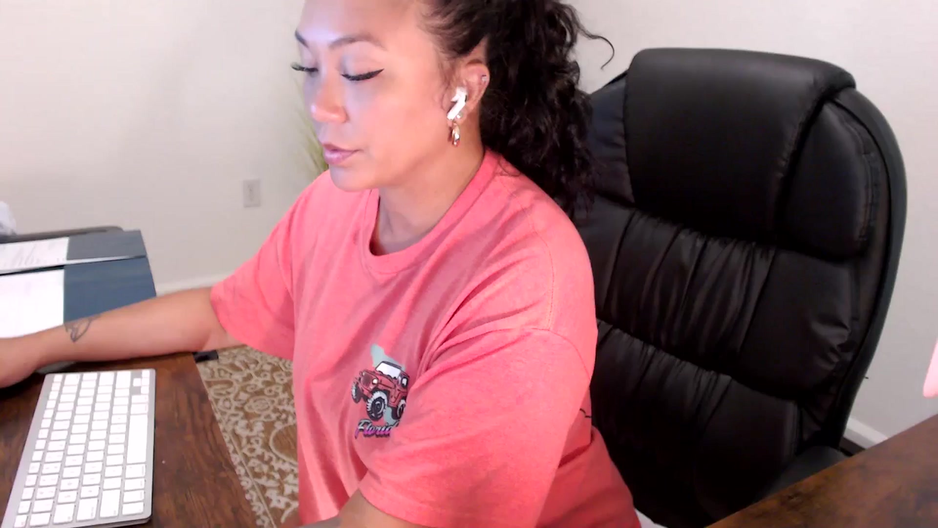 Gallery image thumbnail from MickaylaStar's myfreecams stream on, 08/28/2025, 17:34 image 13 of 20