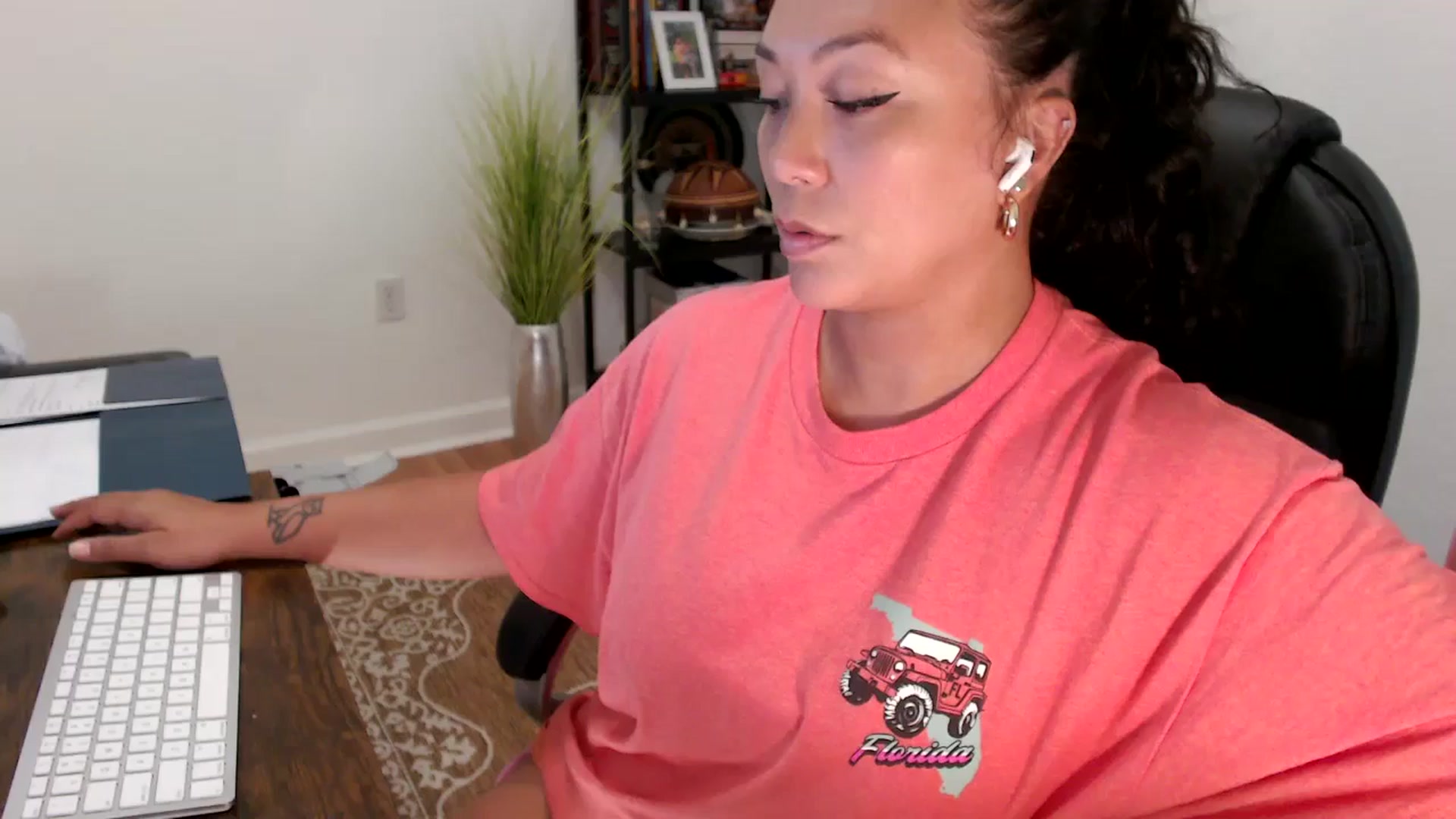 Gallery image thumbnail from MickaylaStar's myfreecams stream on, 08/28/2025, 17:34 image 19 of 20