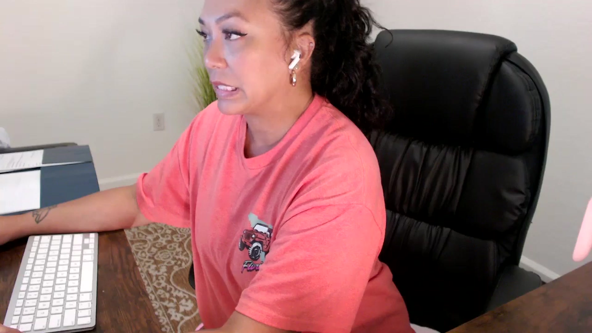 Gallery image thumbnail from MickaylaStar's myfreecams stream on, 08/28/2025, 17:34 image 6 of 20