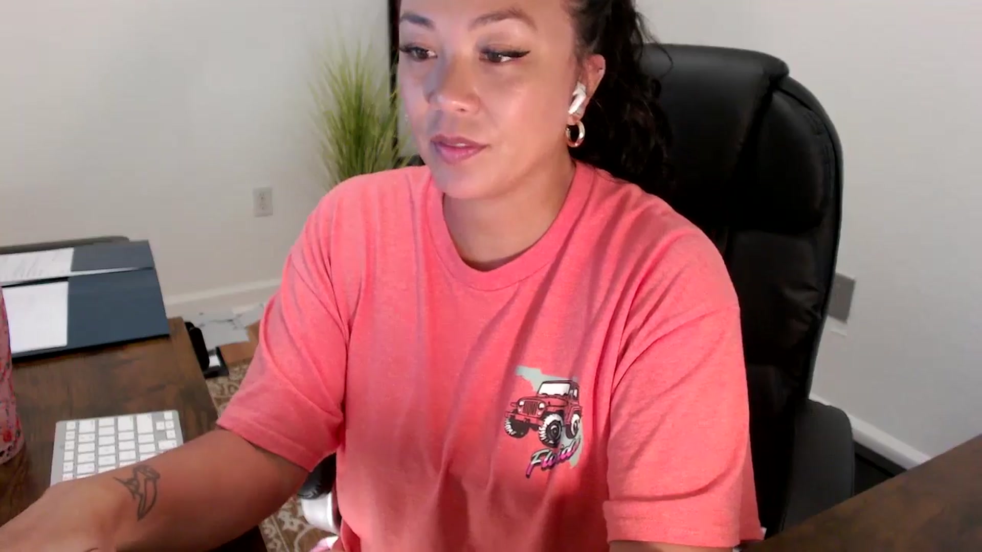 Gallery image thumbnail from MickaylaStar's myfreecams stream on, 08/28/2025, 18:12 image 8 of 20