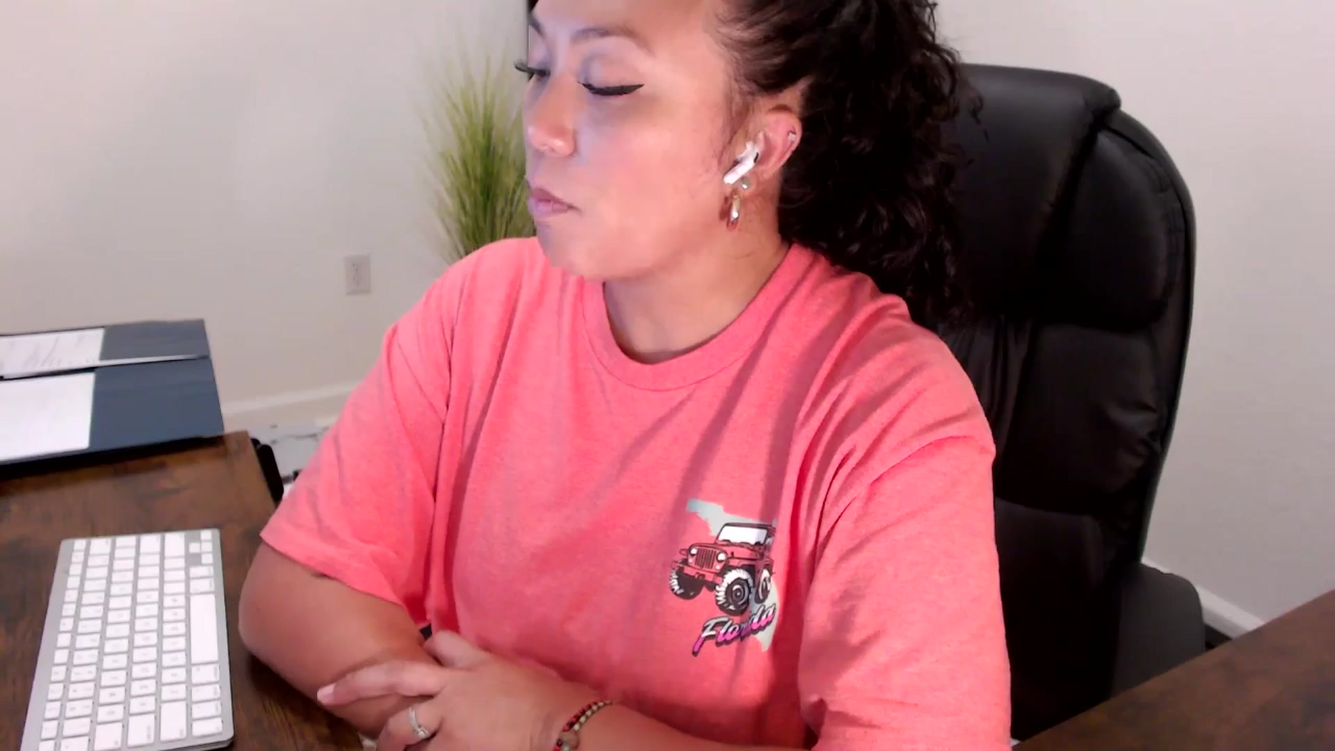 Gallery image thumbnail from MickaylaStar's myfreecams stream on, 08/28/2025, 20:18 image 11 of 20