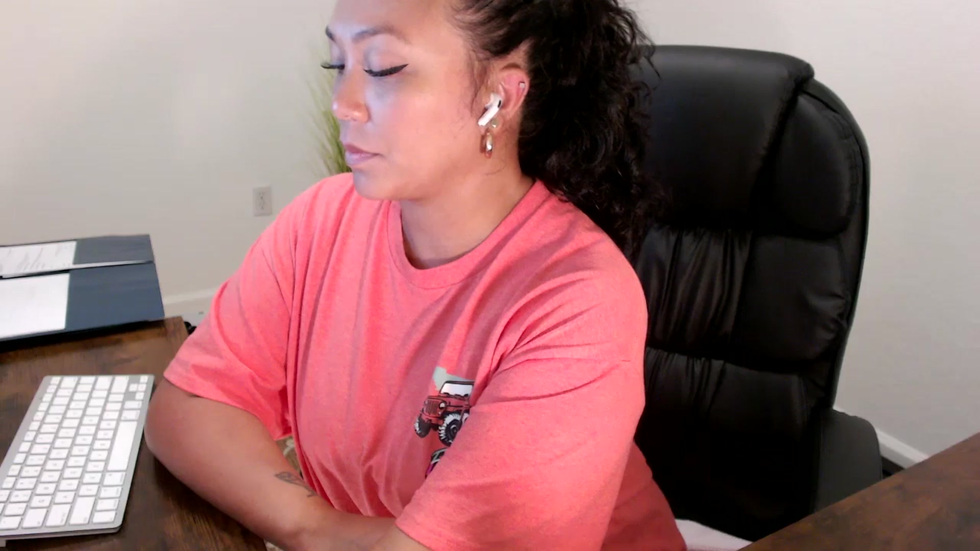 Gallery image thumbnail from MickaylaStar's myfreecams stream on, 08/28/2025, 20:18 image 15 of 20