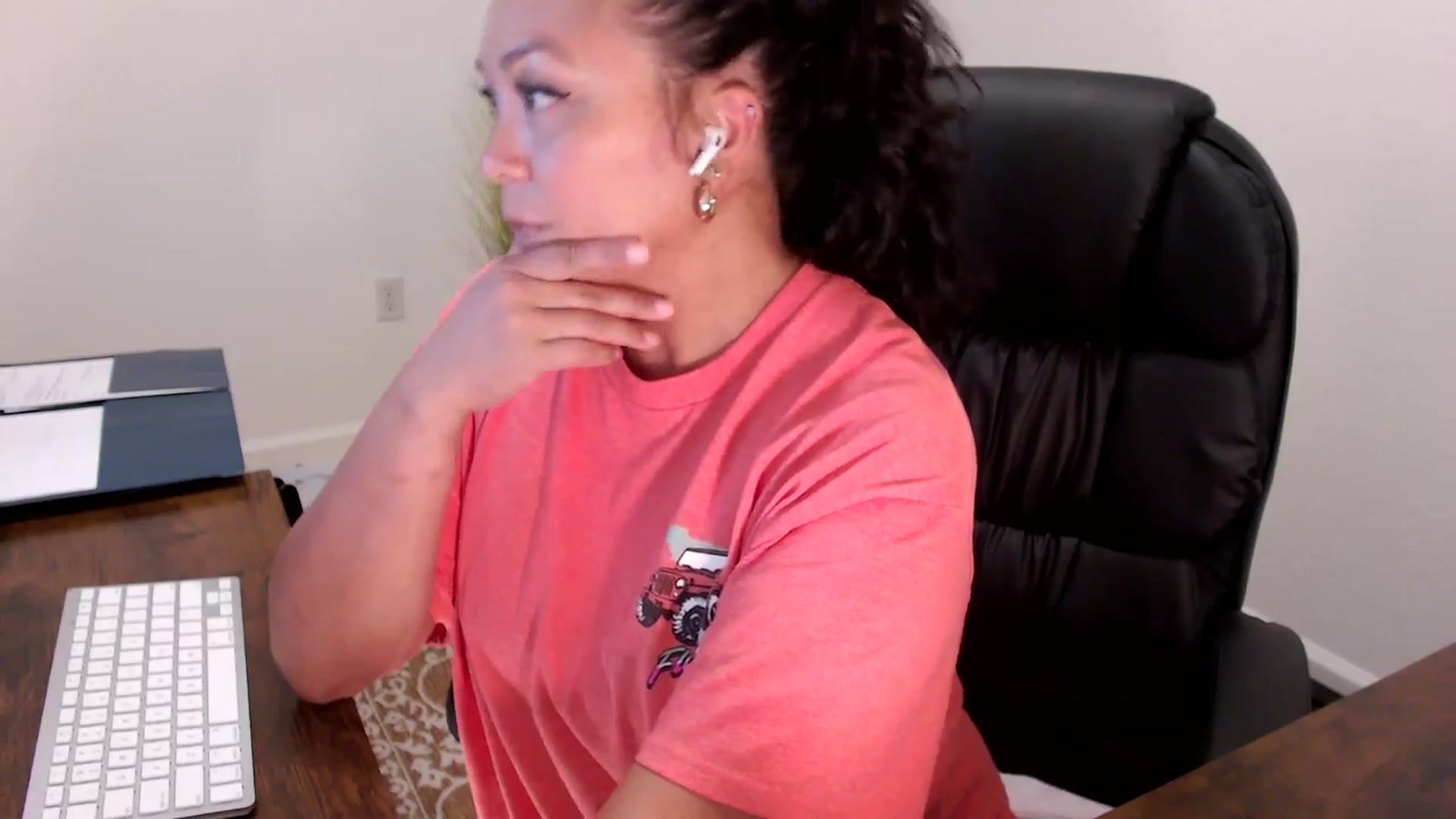 Gallery image thumbnail from MickaylaStar's myfreecams stream on, 08/28/2025, 20:18 image 10 of 20