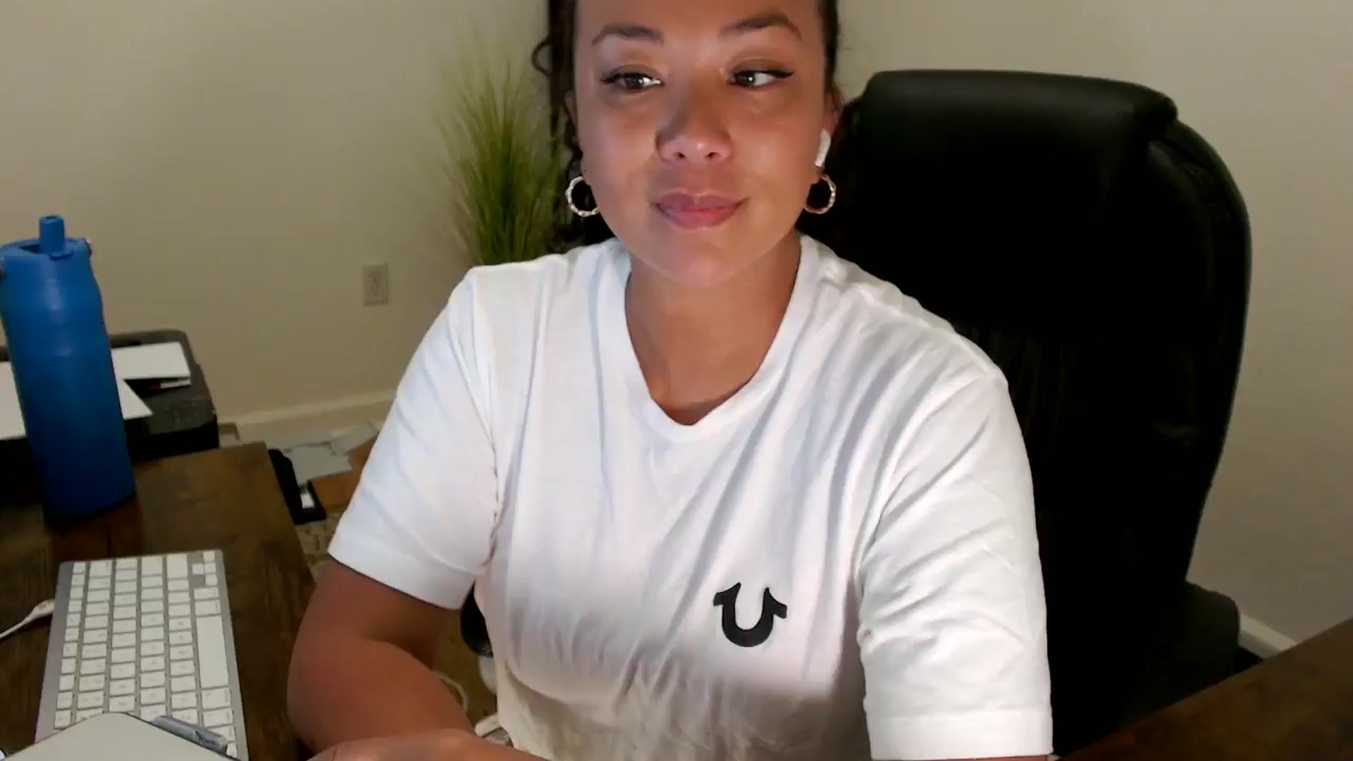 Gallery image thumbnail from MickaylaStar's myfreecams stream on, 08/29/2025, 14:58 image 5 of 20