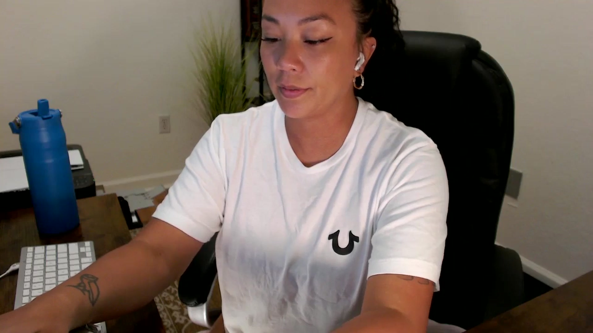Gallery image thumbnail from MickaylaStar's myfreecams stream on, 08/29/2025, 15:30 image 13 of 20