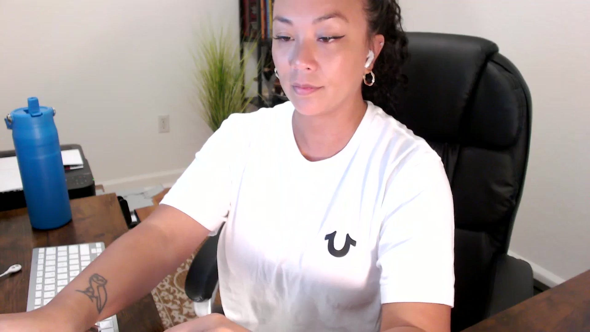 Gallery image thumbnail from MickaylaStar's myfreecams stream on, 08/29/2025, 15:54 image 11 of 20
