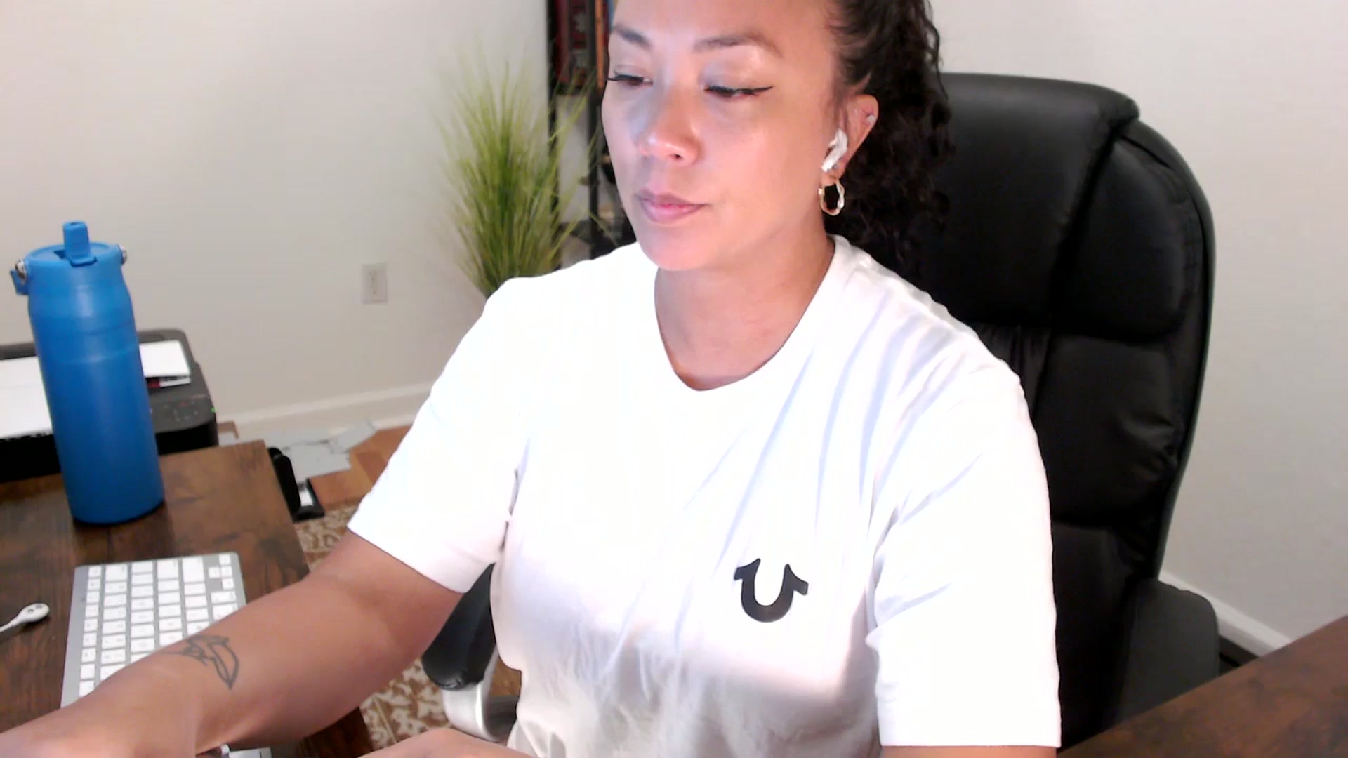 Gallery image thumbnail from MickaylaStar's myfreecams stream on, 08/29/2025, 15:54 image 8 of 20