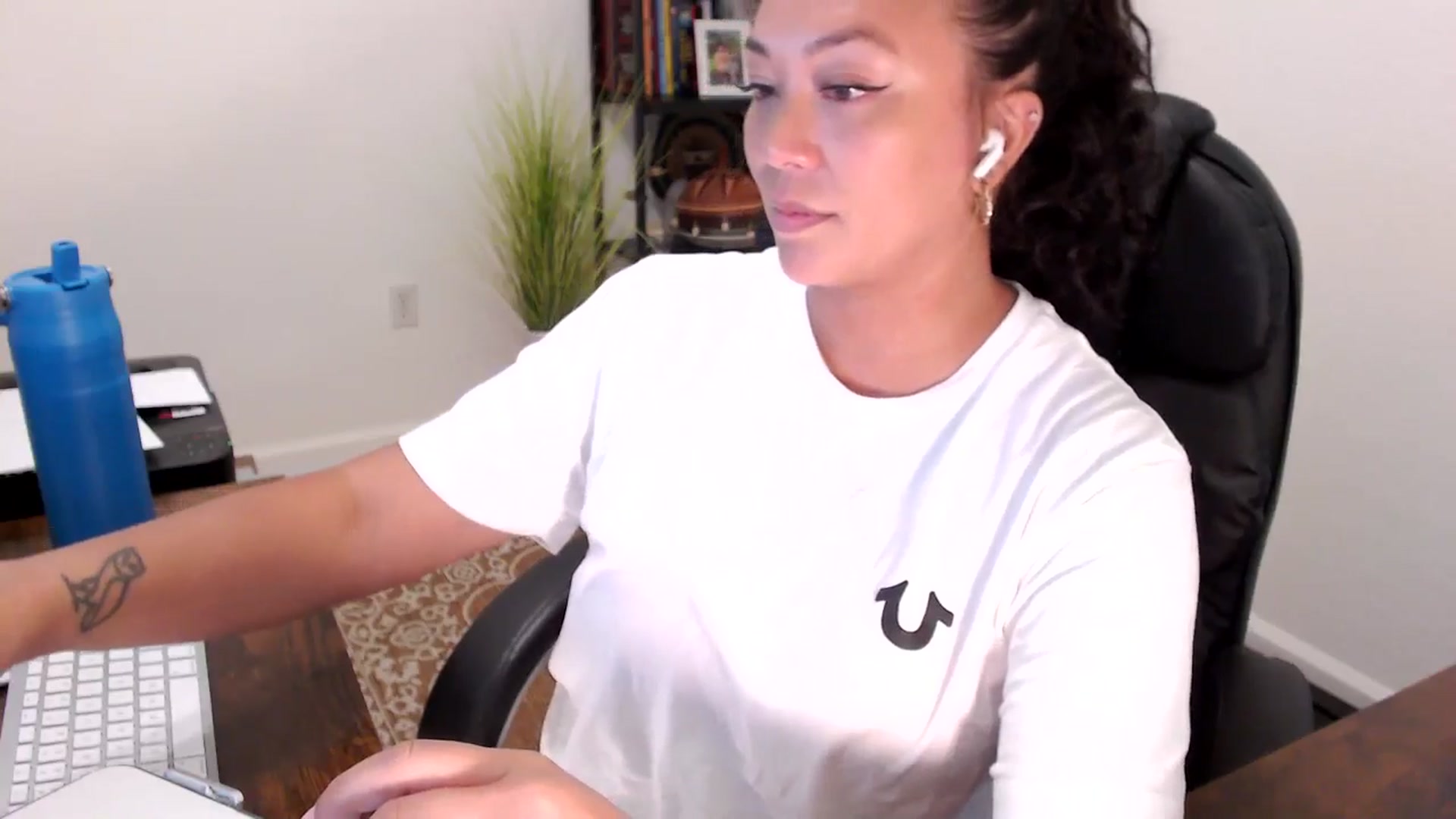 Gallery image thumbnail from MickaylaStar's myfreecams stream on, 08/29/2025, 16:25 image 20 of 20