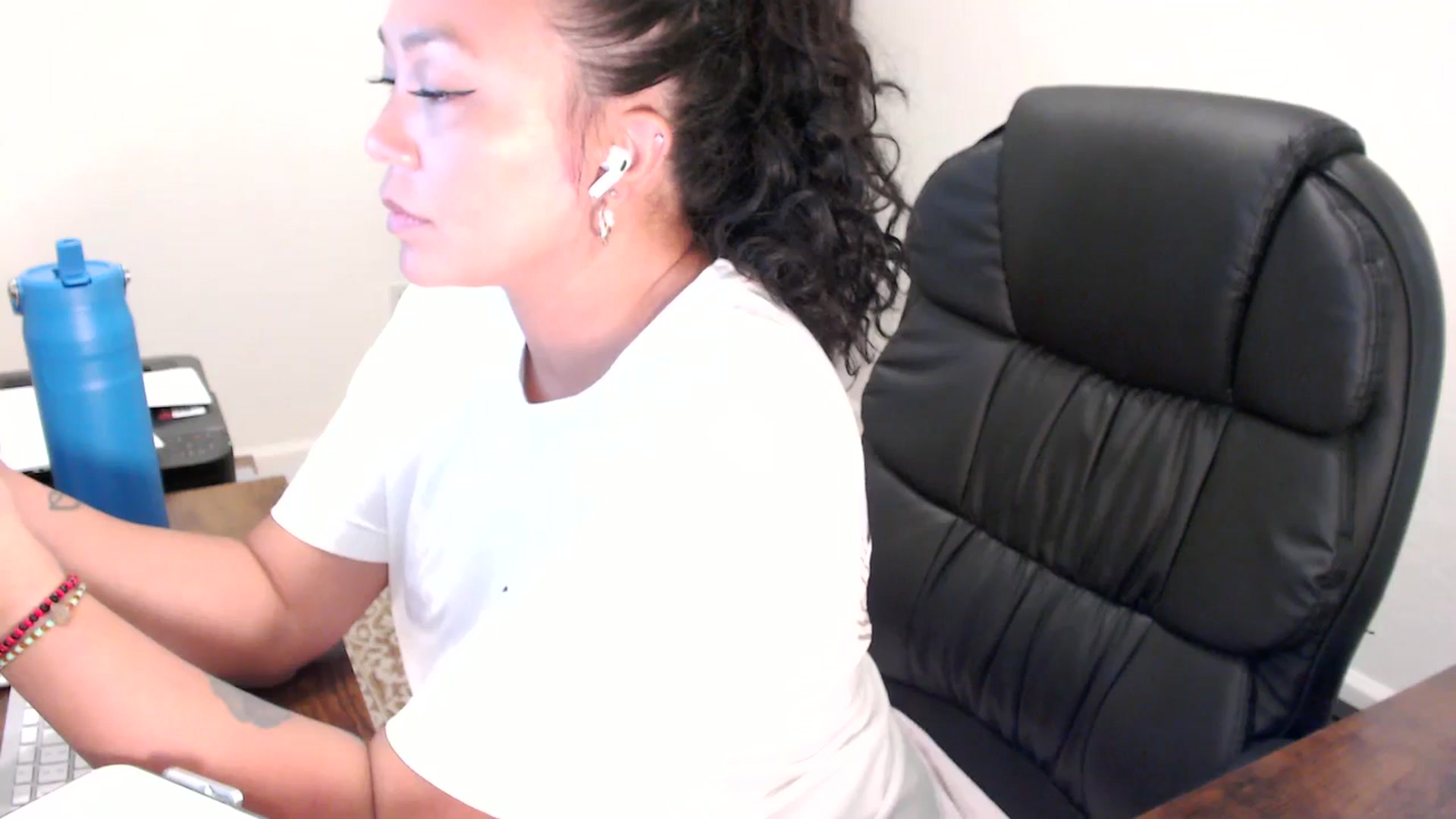 Gallery image thumbnail from MickaylaStar's myfreecams stream on, 08/29/2025, 16:25 image 8 of 20