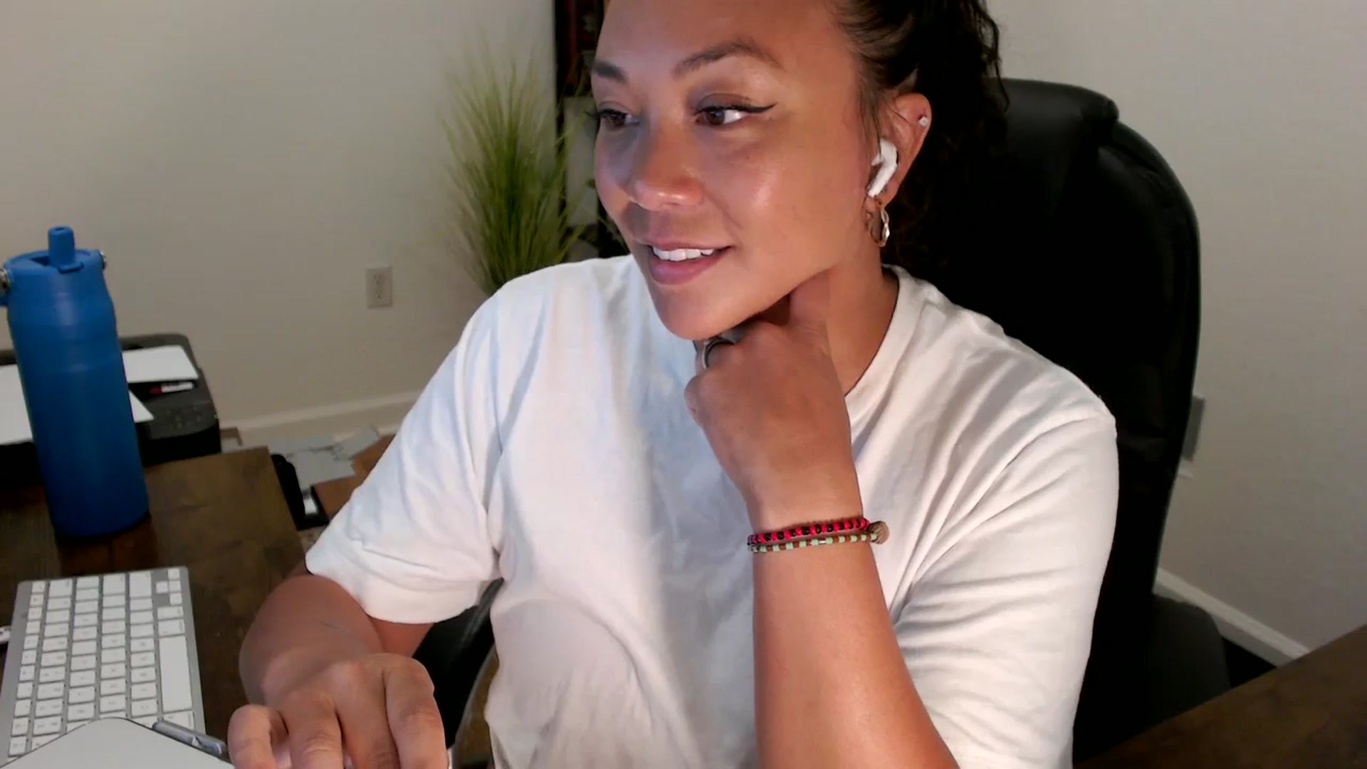 Gallery image thumbnail from MickaylaStar's myfreecams stream on, 08/29/2025, 16:25 image 16 of 20