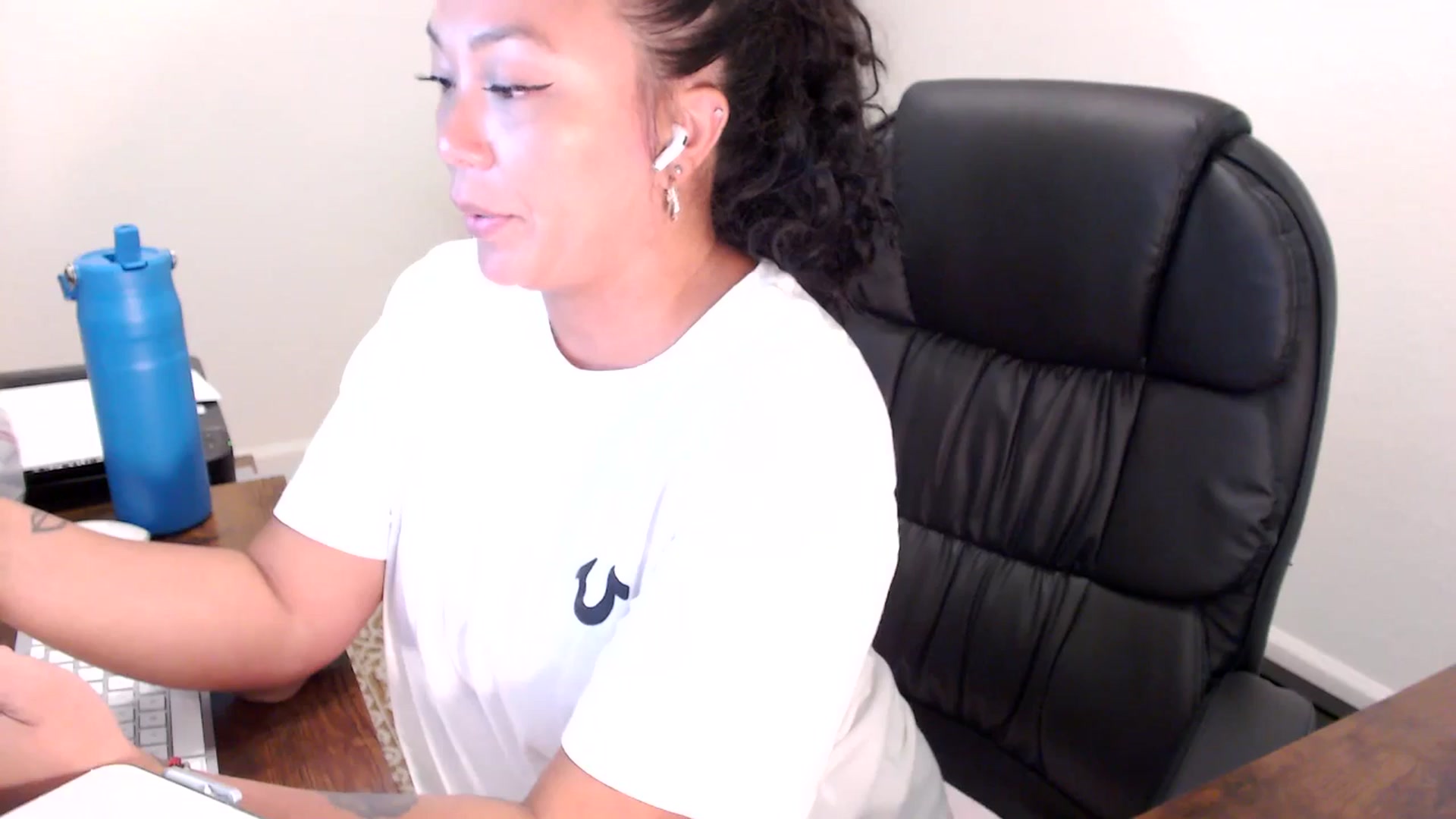 Gallery image thumbnail from MickaylaStar's myfreecams stream on, 08/29/2025, 16:45 image 6 of 20