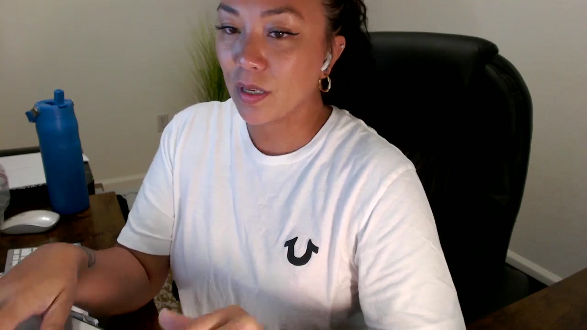 Gallery image thumbnail from MickaylaStar's myfreecams stream on, 08/29/2025, 16:45 image 8 of 20