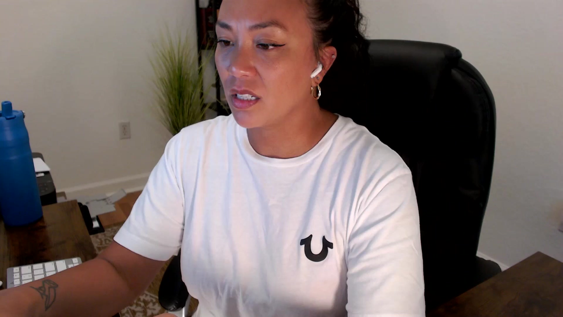 Gallery image thumbnail from MickaylaStar's myfreecams stream on, 08/29/2025, 19:01 image 2 of 20
