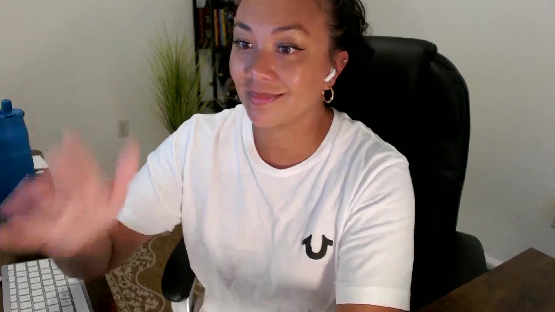 Gallery image thumbnail from MickaylaStar's myfreecams stream on, 08/29/2025, 19:01 image 9 of 20